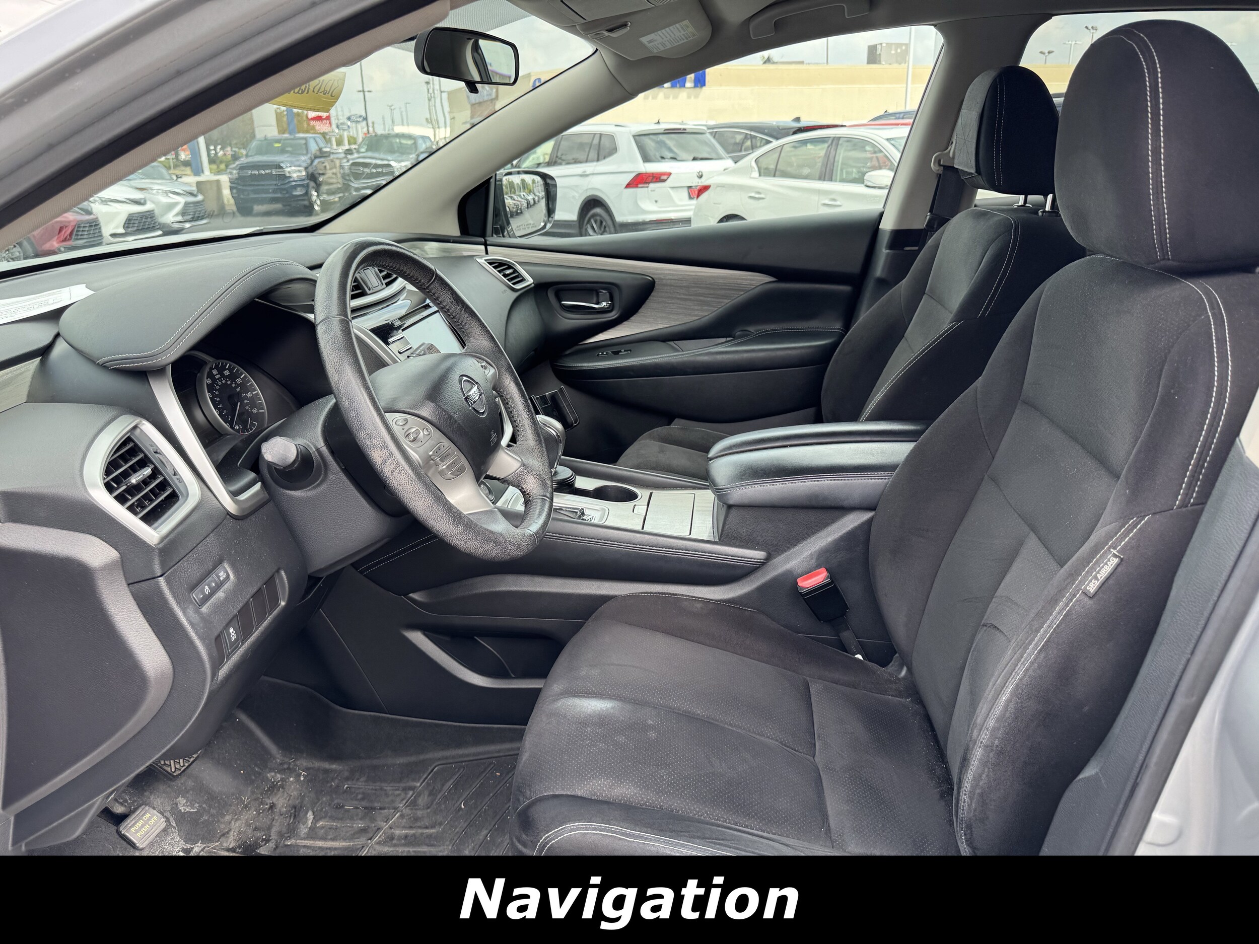 2016 Nissan Murano SV photo 2
