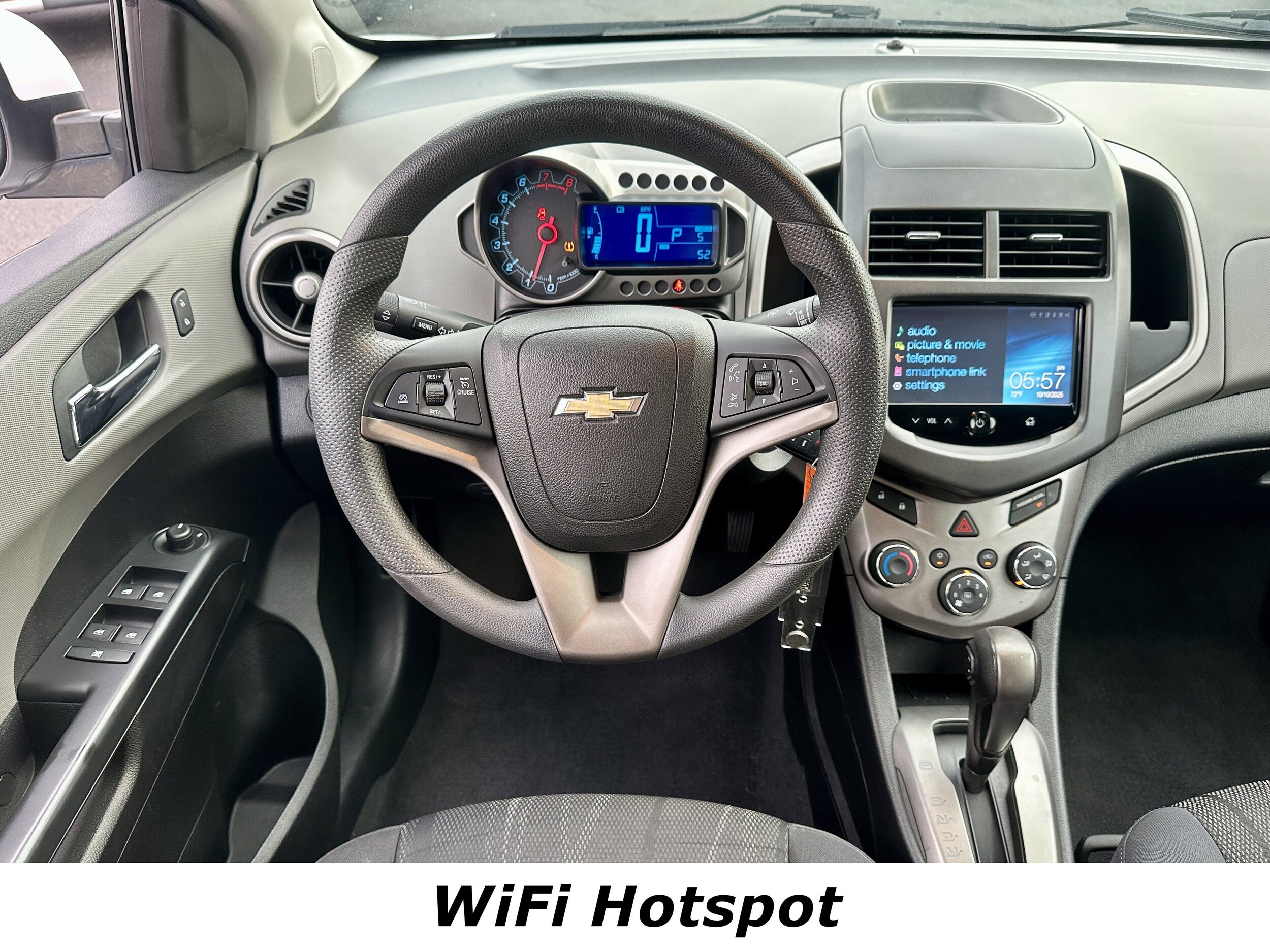 2016 Chevrolet Sonic LT photo 4