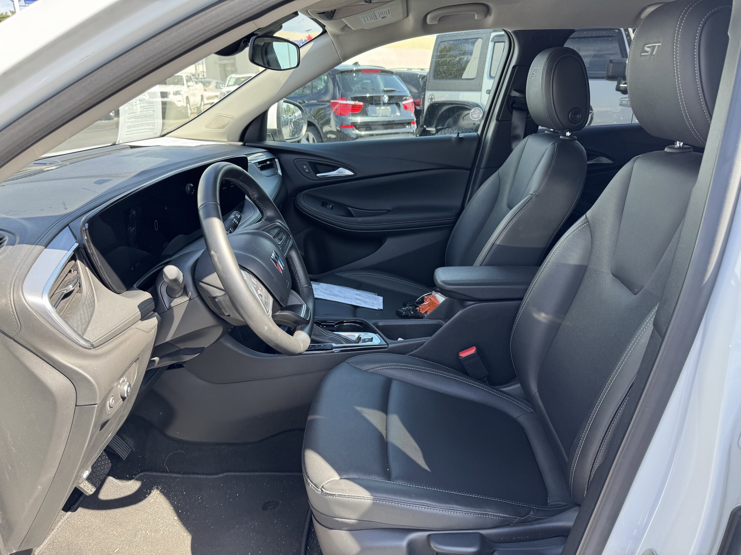 2024 Buick Encore GX Sport Touring photo 4