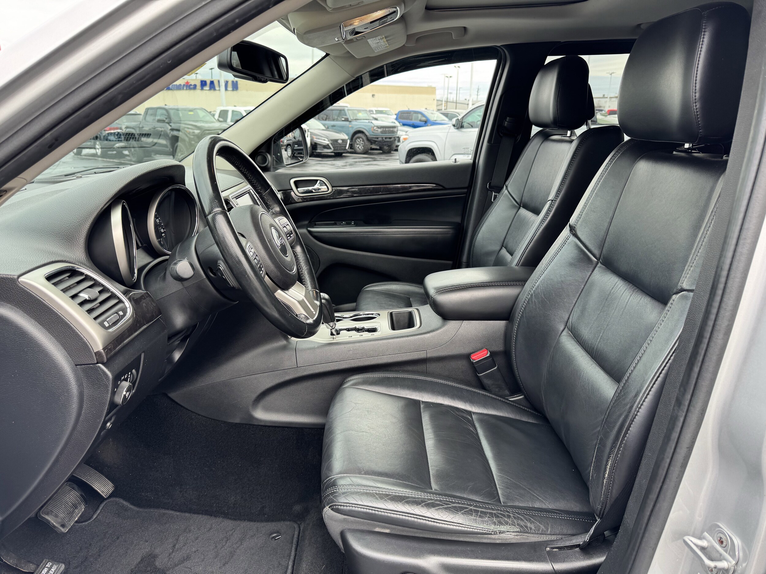 2012 Jeep Grand Cherokee Laredo photo 4