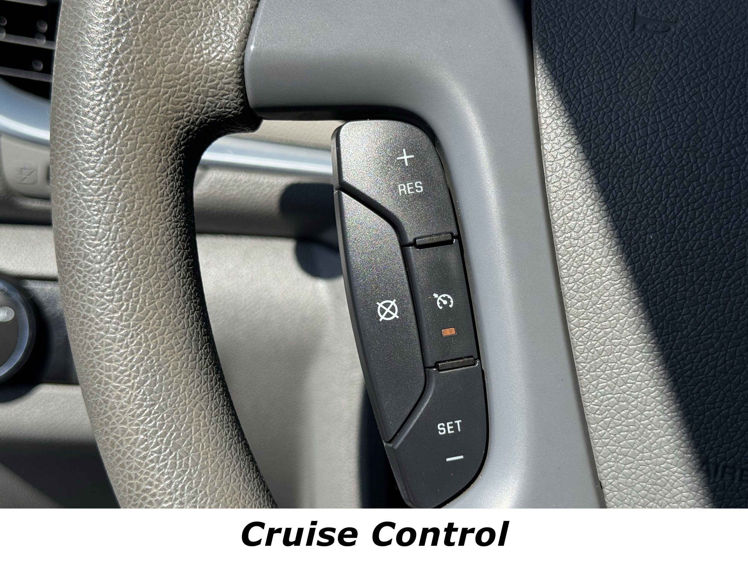 2017 Chevrolet Traverse LS photo 4