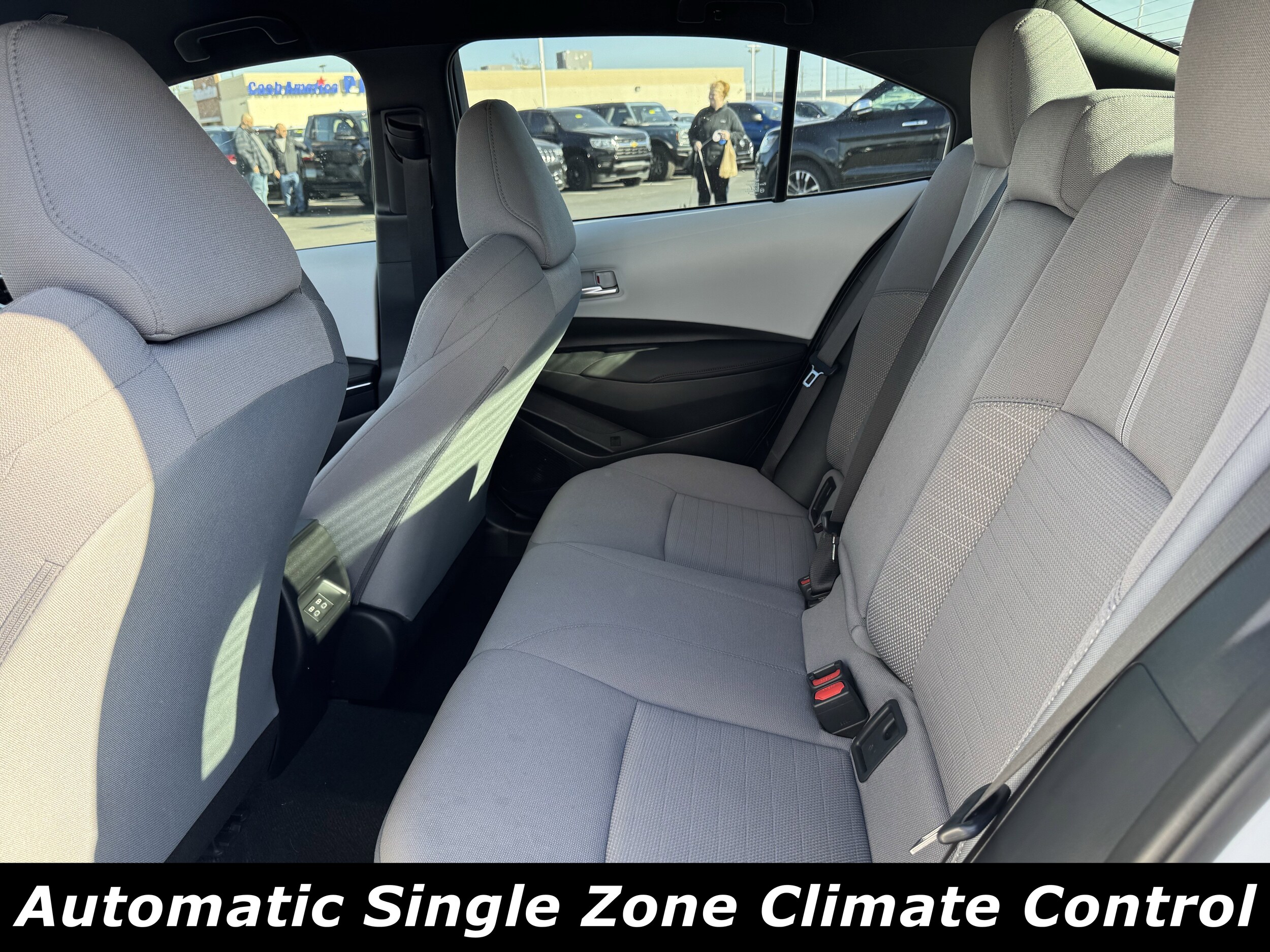 2023 Toyota Corolla SE photo 4