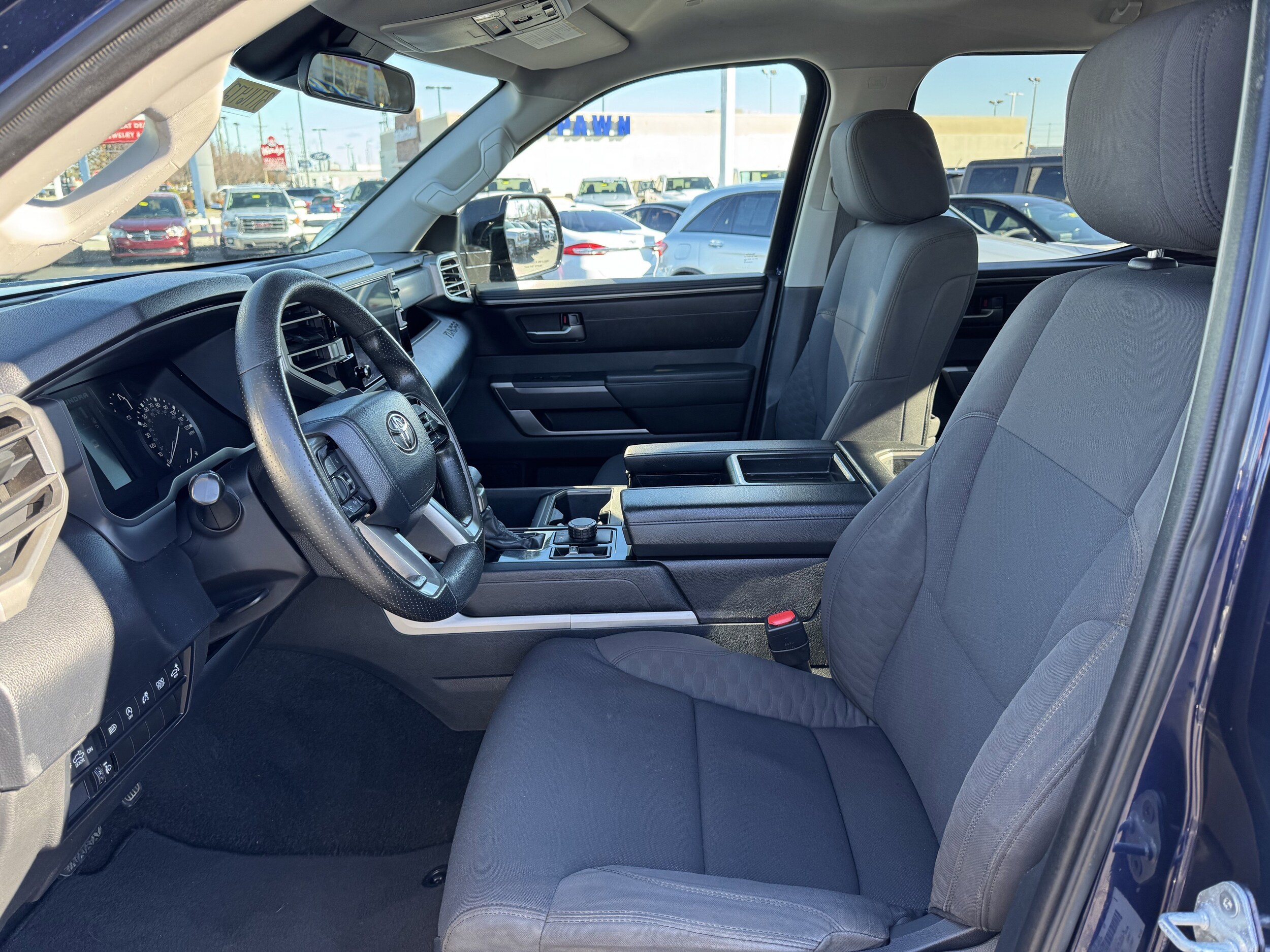 2022 Toyota Tundra SR5 CrewMax photo 4