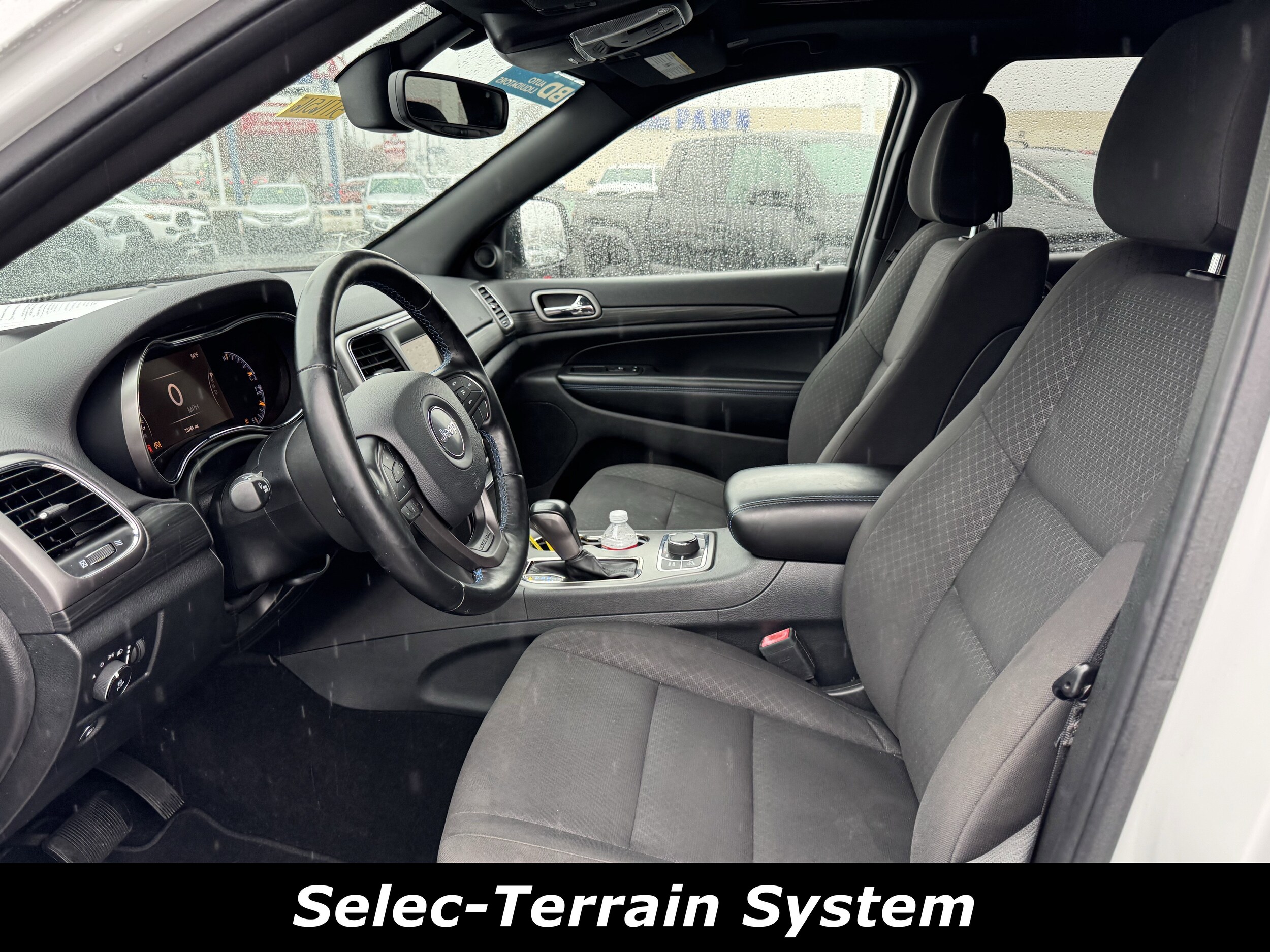 2020 Jeep Grand Cherokee Laredo photo 3