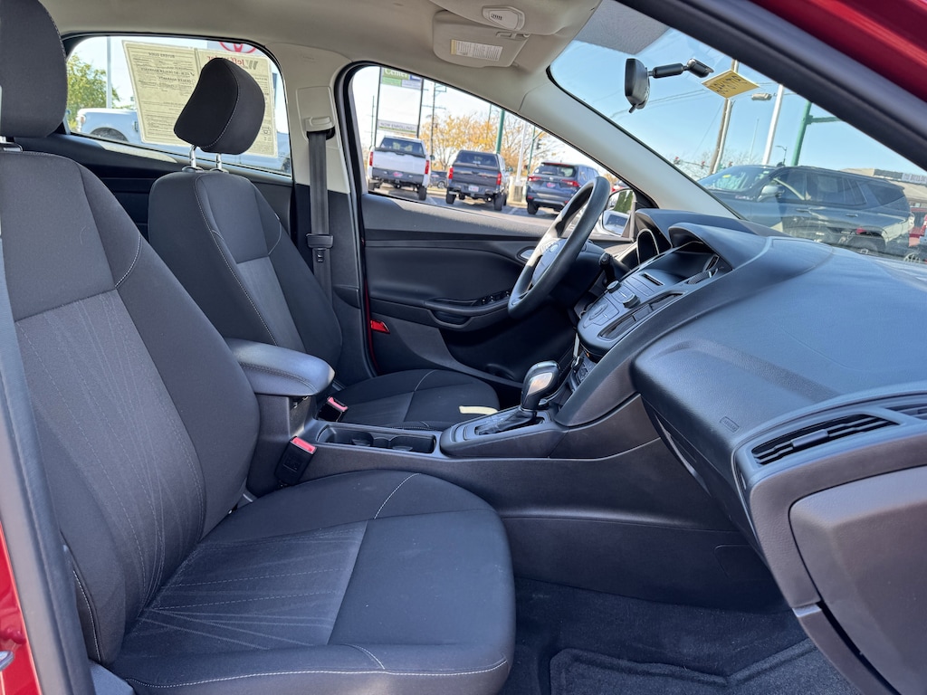 Used 2015 Ford Focus SE Hatchback