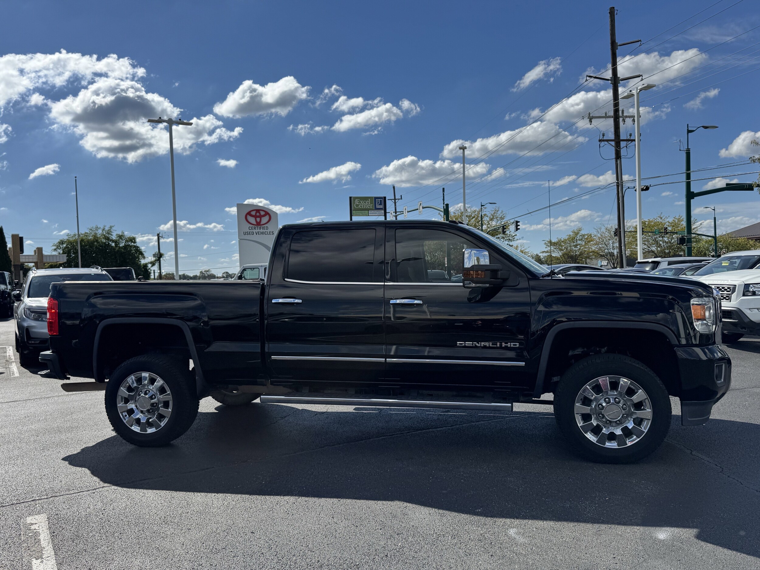 2017 Gmc Sierra Denali photo 2