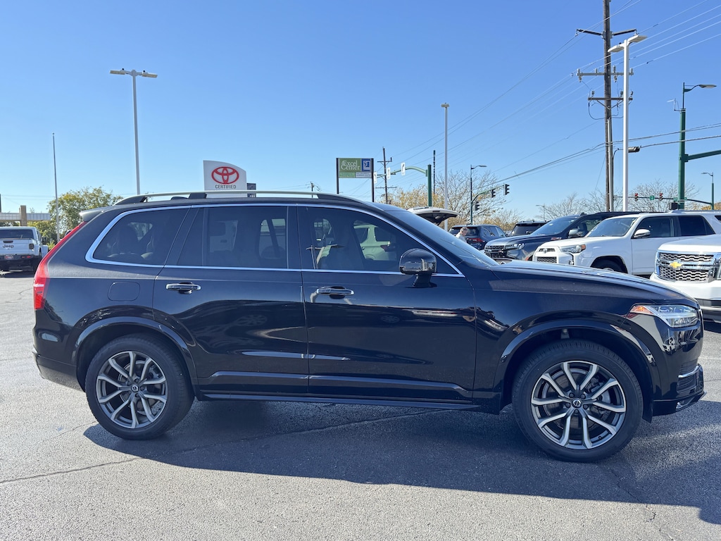 Used 2019 Volvo XC90 T6 Momentum SUV
