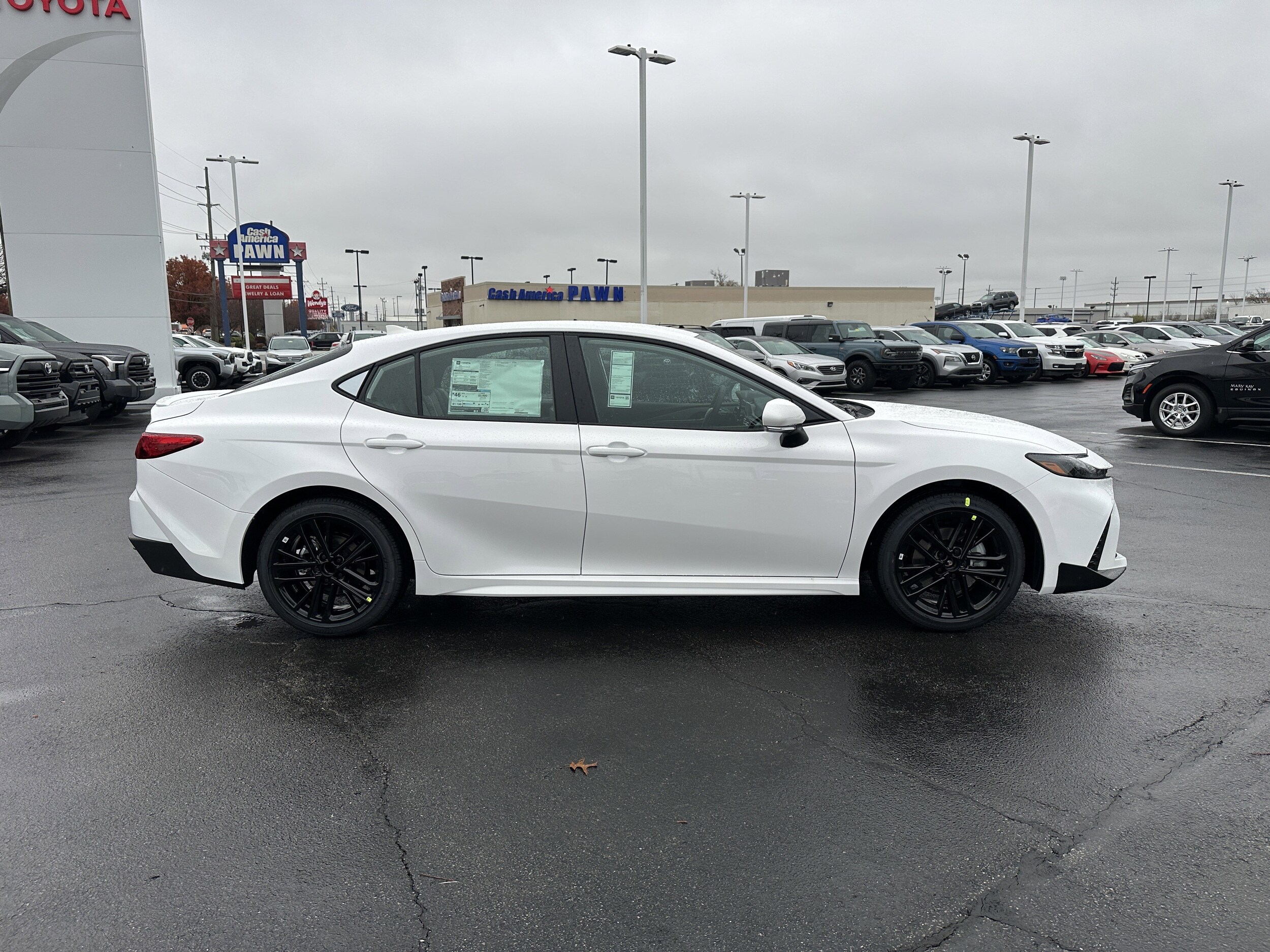 2026 Toyota Camry SE photo 3