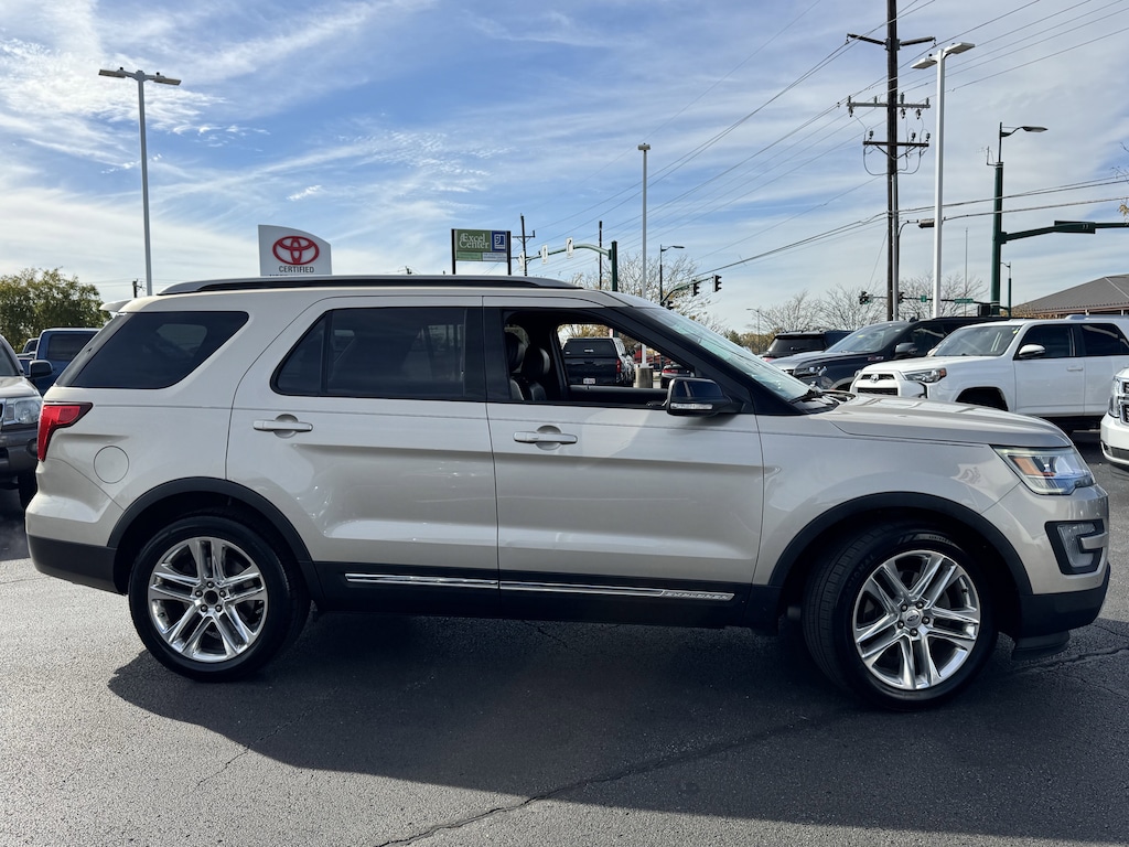 Used 2017 Ford Explorer XLT SUV