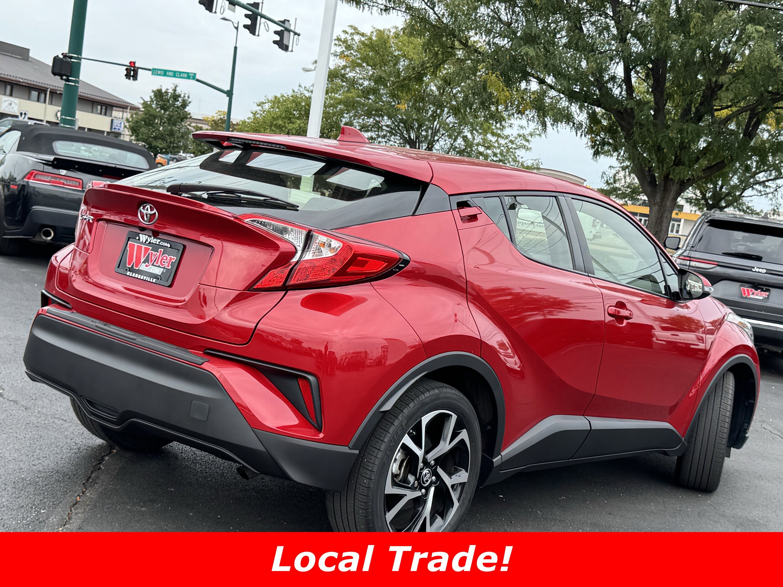 2021 Toyota C-HR XLE photo 2