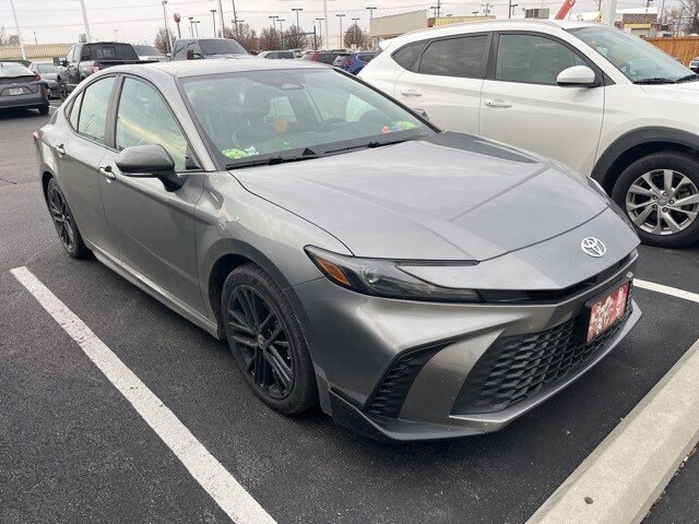 2025 Toyota Camry SE photo 2