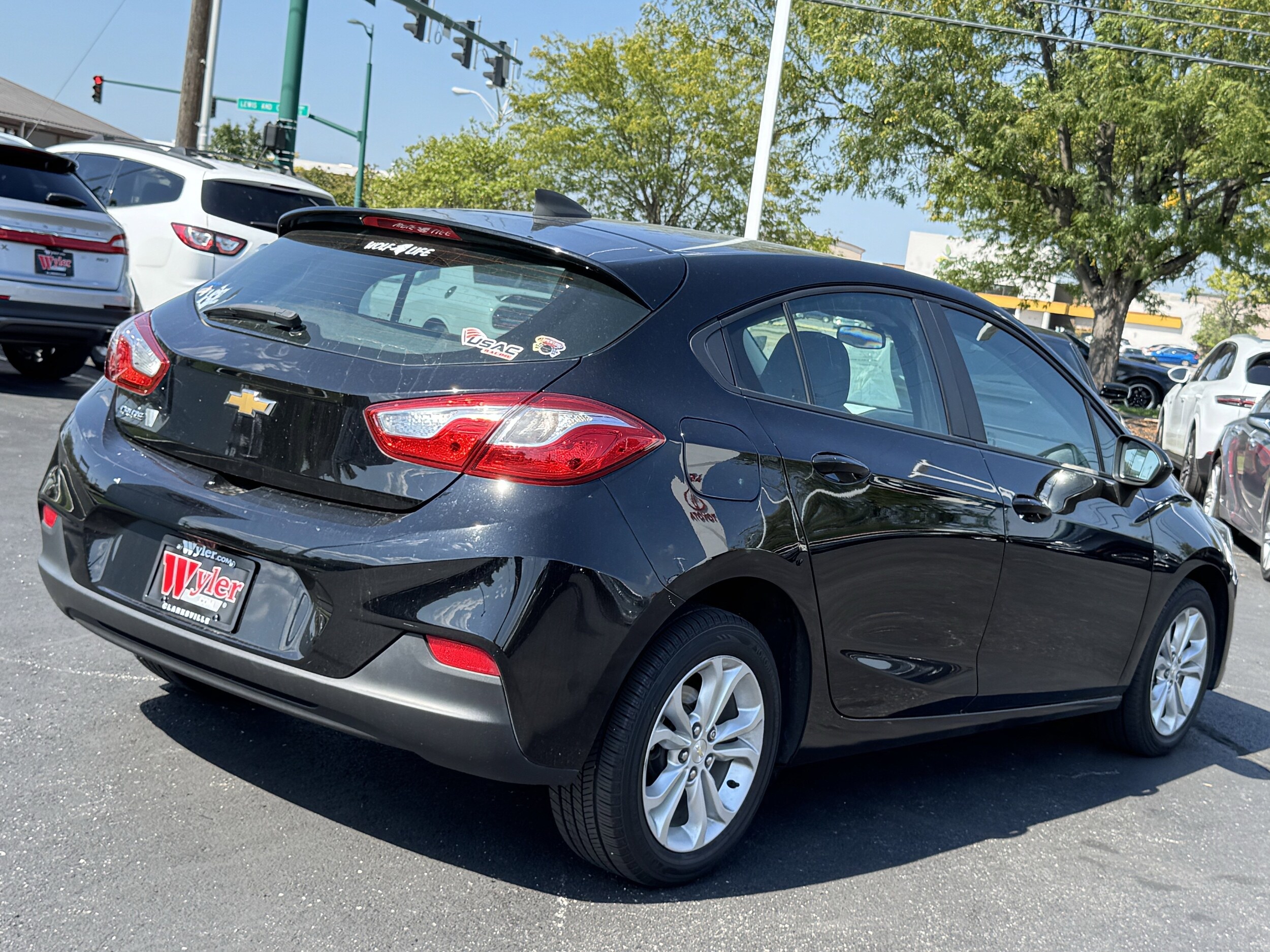 2019 Chevrolet Cruze LS photo 3