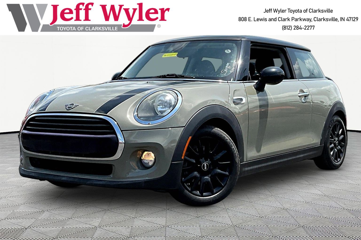 2019 MINI Hardtop Cooper Signature's photo