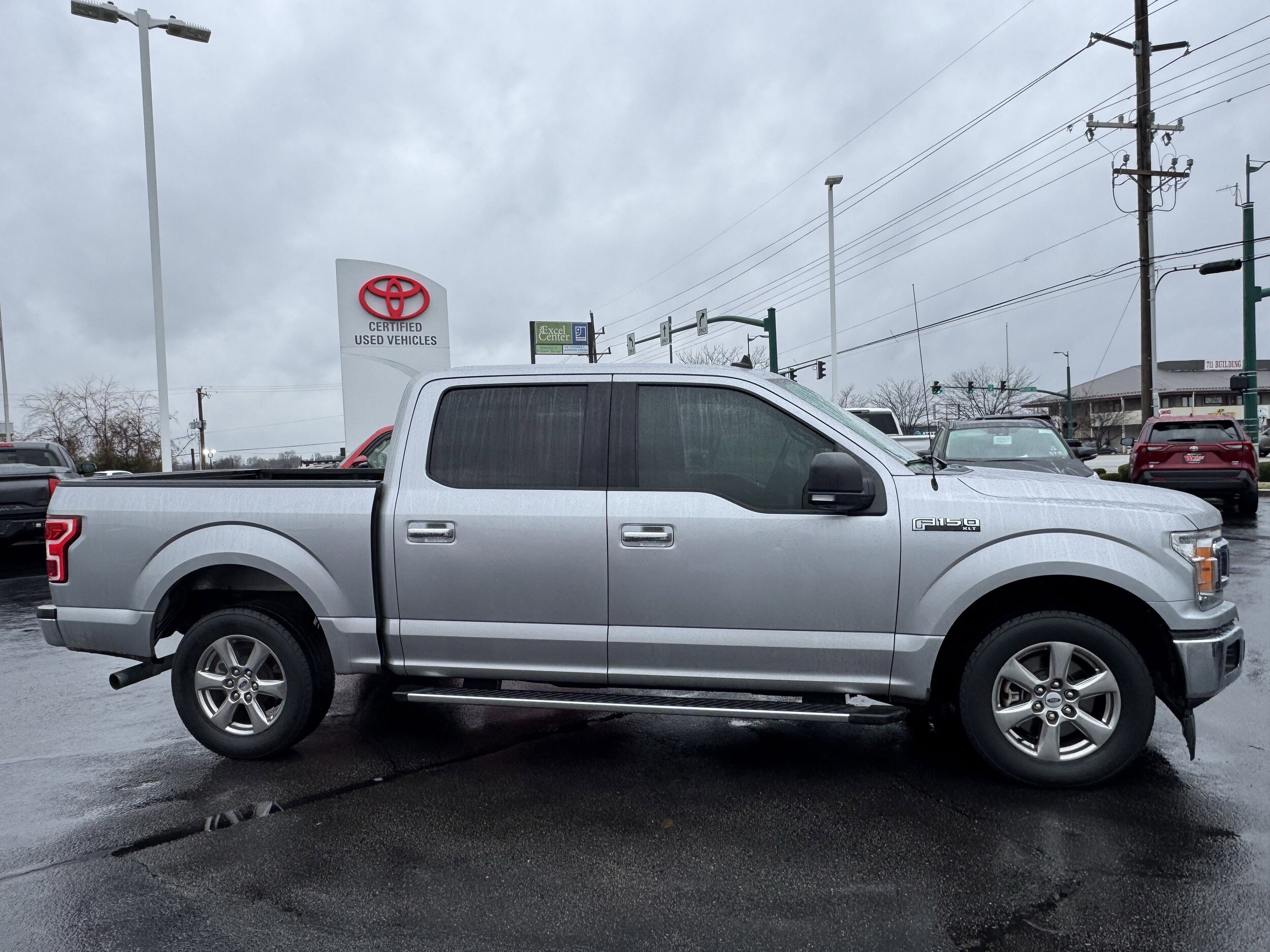2020 Ford F-150 XLT photo 2