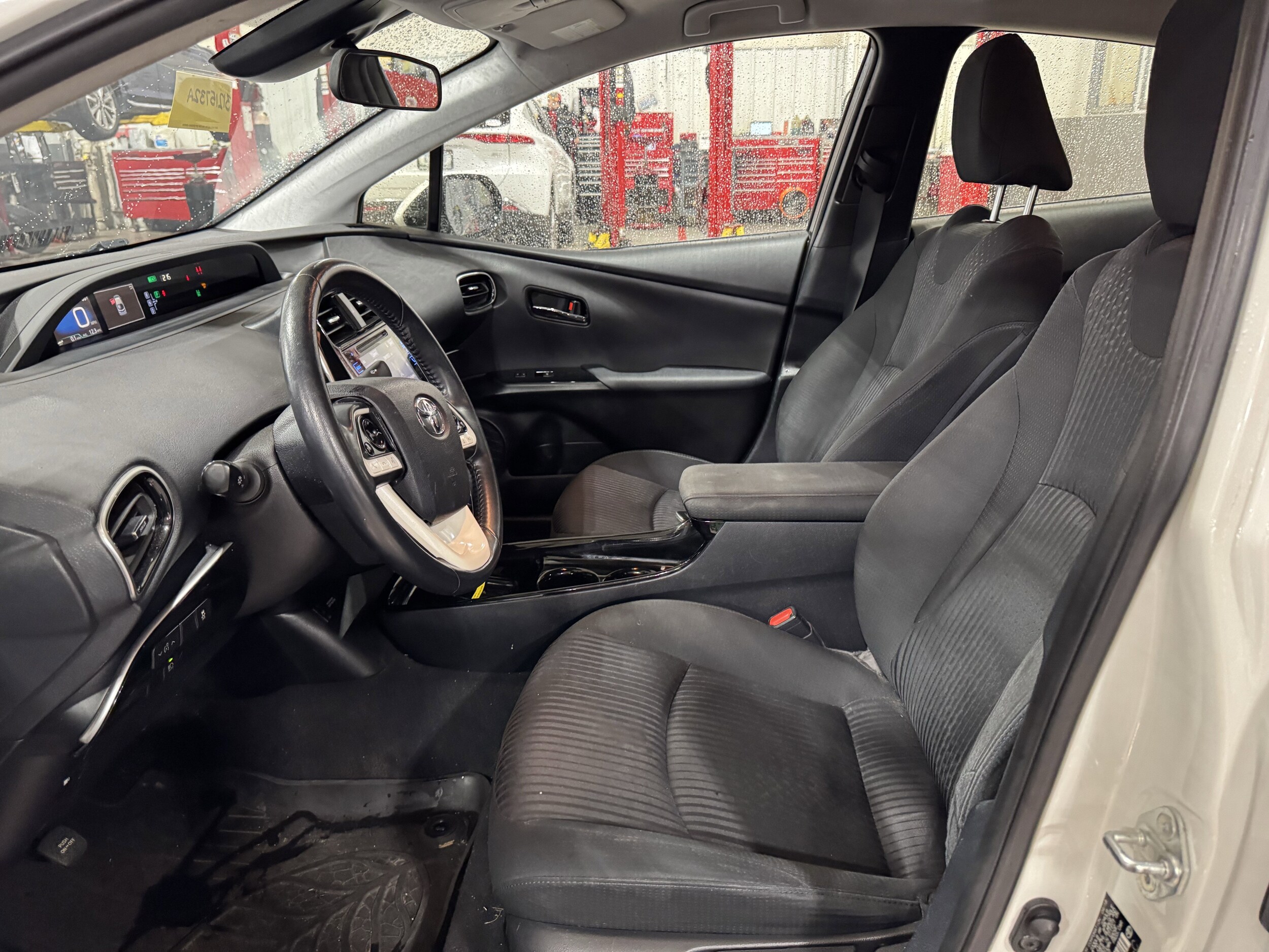 2018 Toyota Prius Prime Plus photo 4