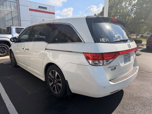 2016 Honda Odyssey Touring Elite photo 3