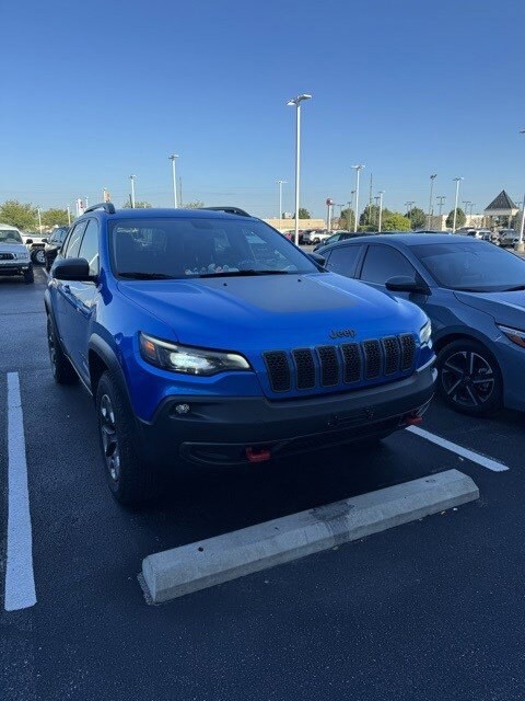 2019 Jeep Cherokee Trailhawk photo 2