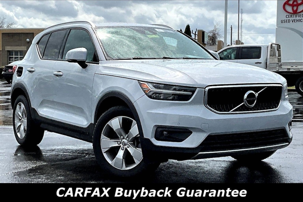 Used 2022 Volvo XC40 T5 AWD Momentum SUV