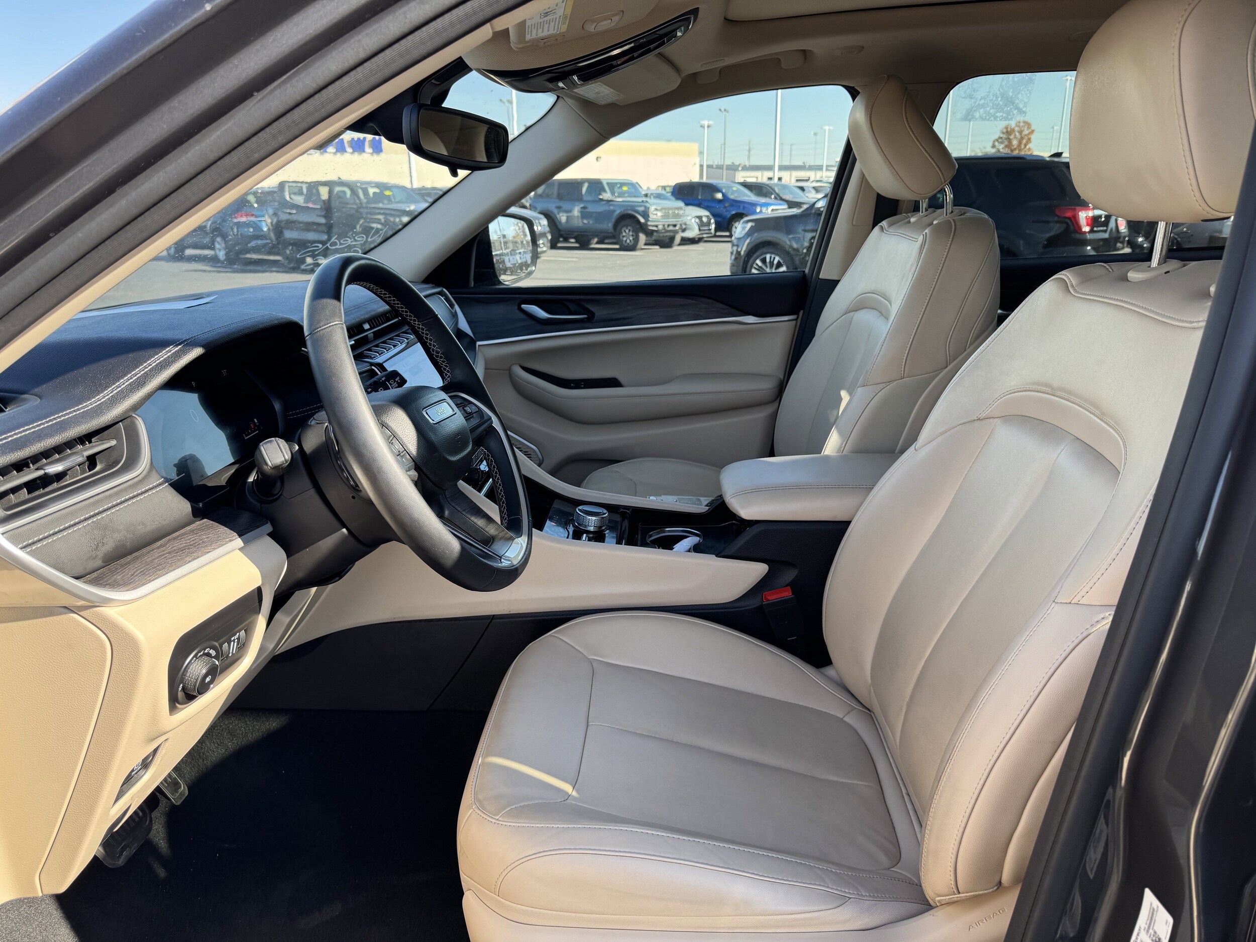 2022 Jeep Grand Cherokee Limited photo 4