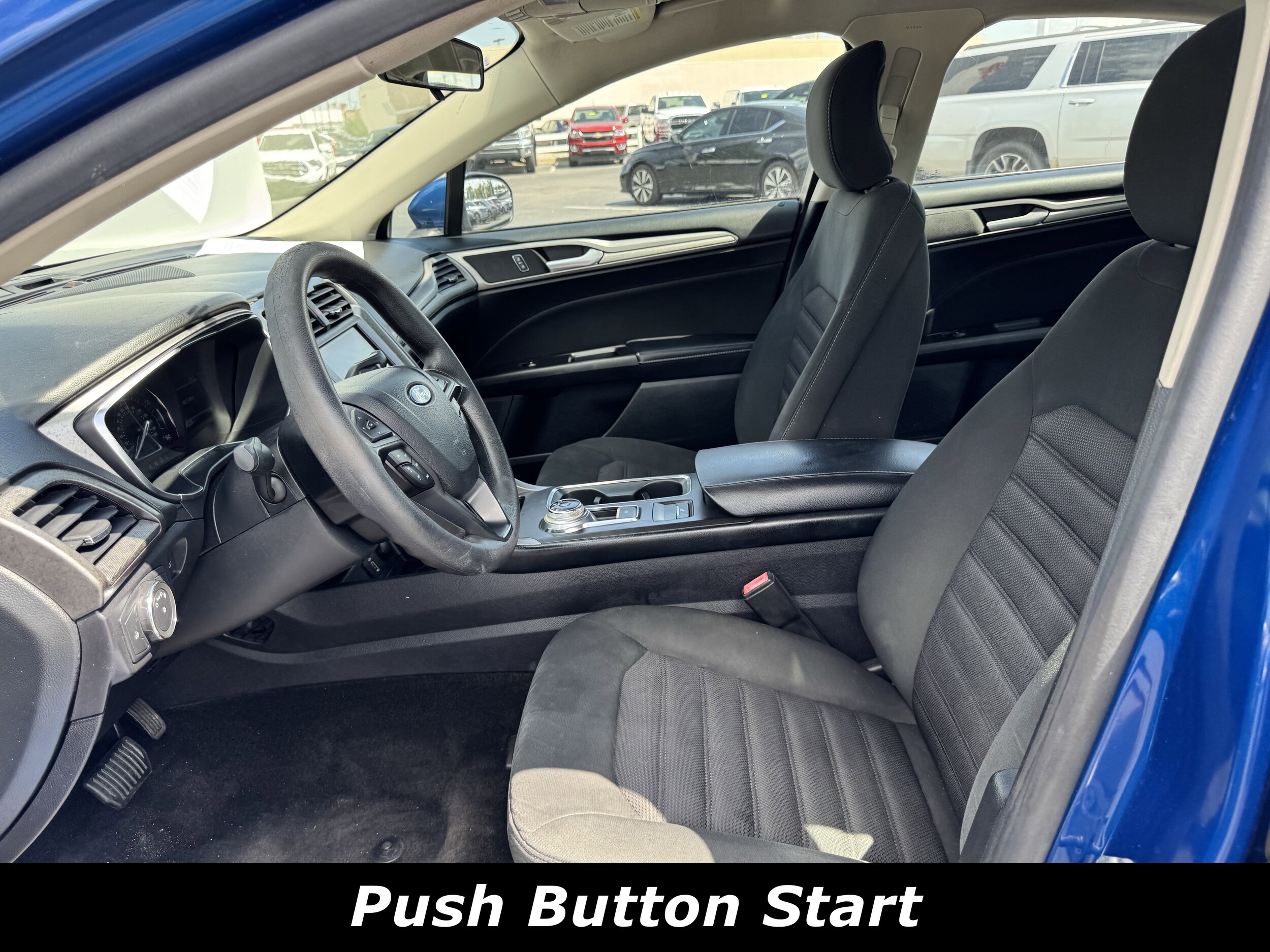 2017 Ford Fusion SE photo 2