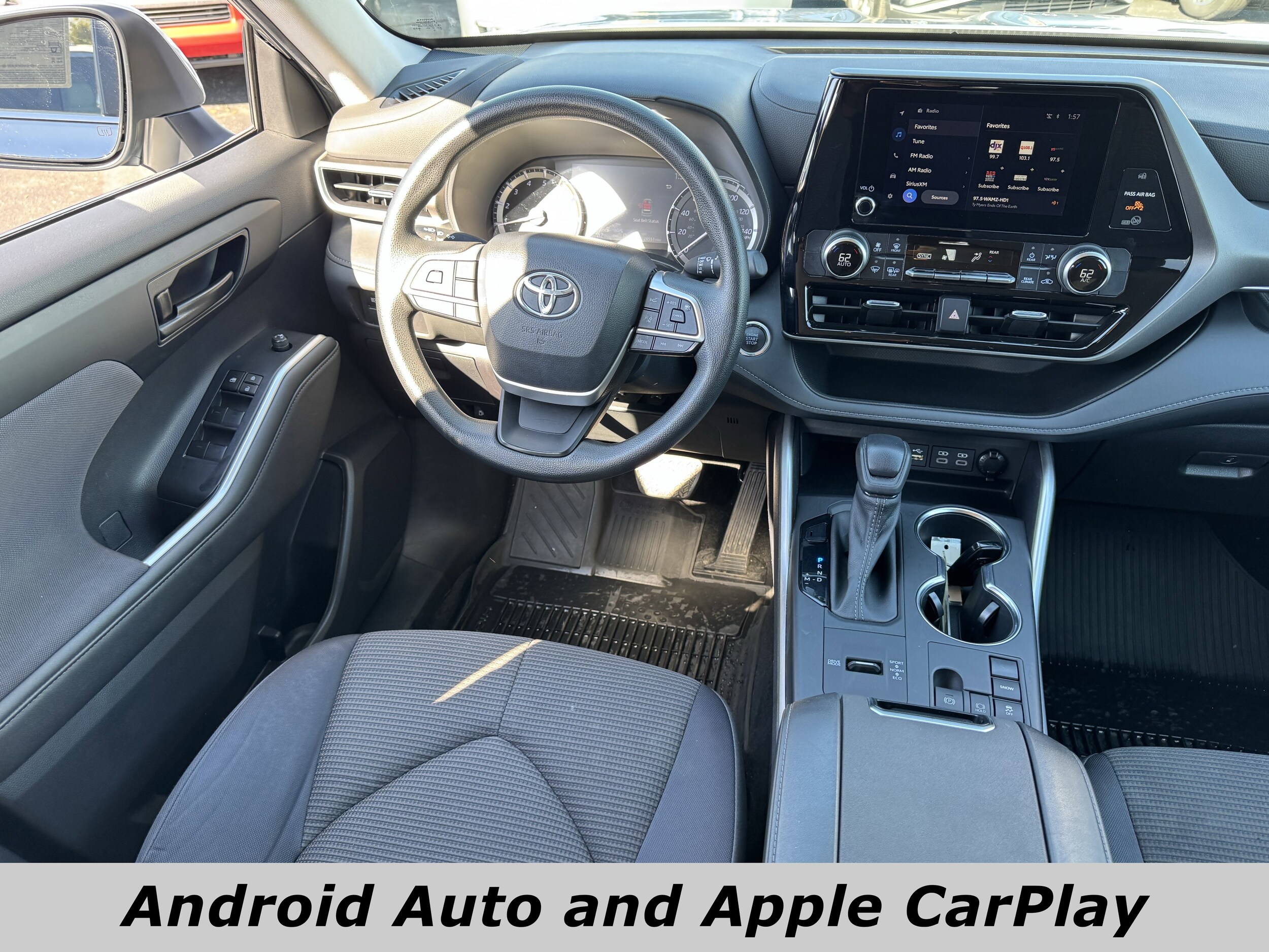 2023 Toyota Highlander L photo 4