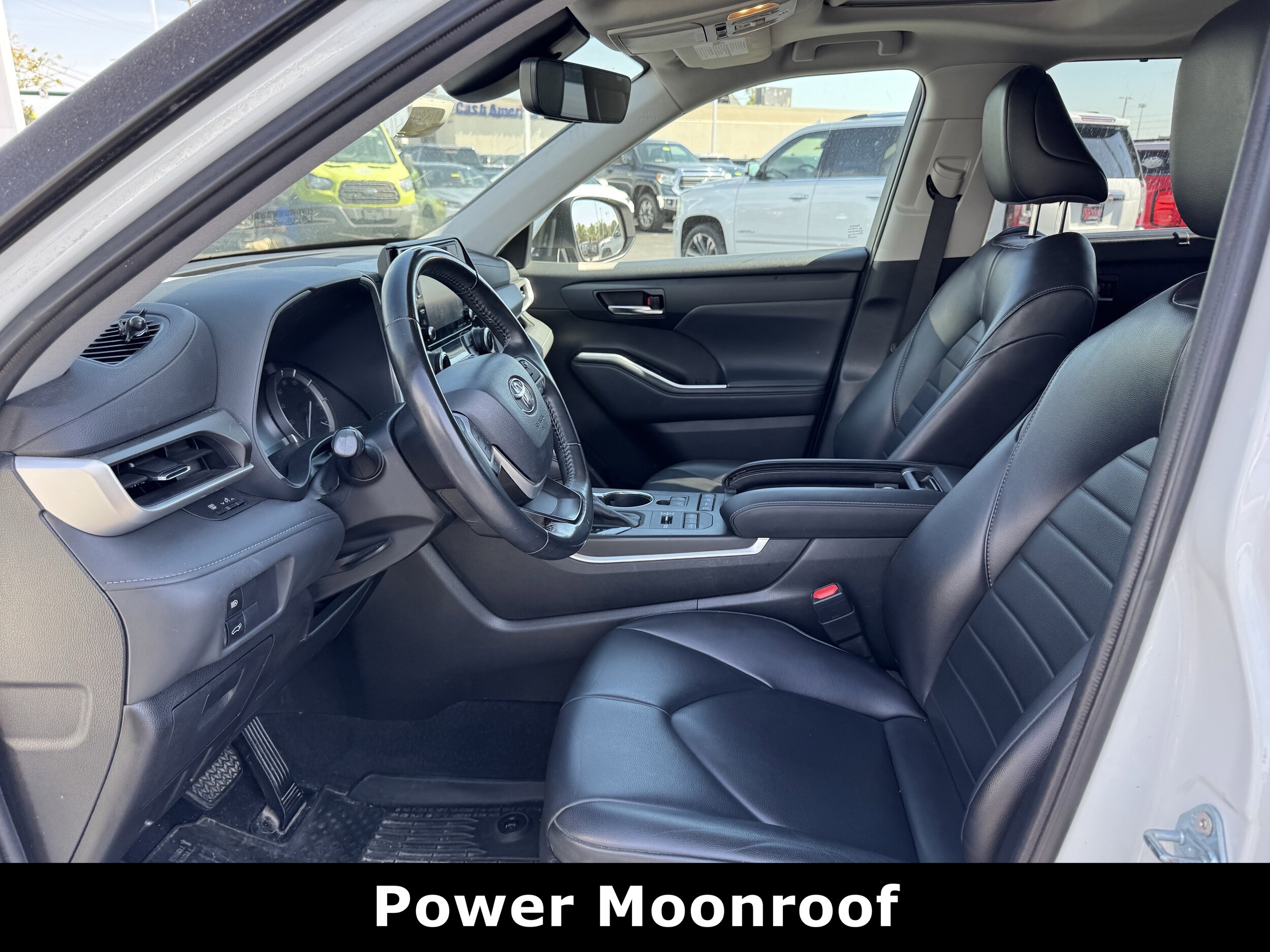 2022 Toyota Highlander XLE photo 2