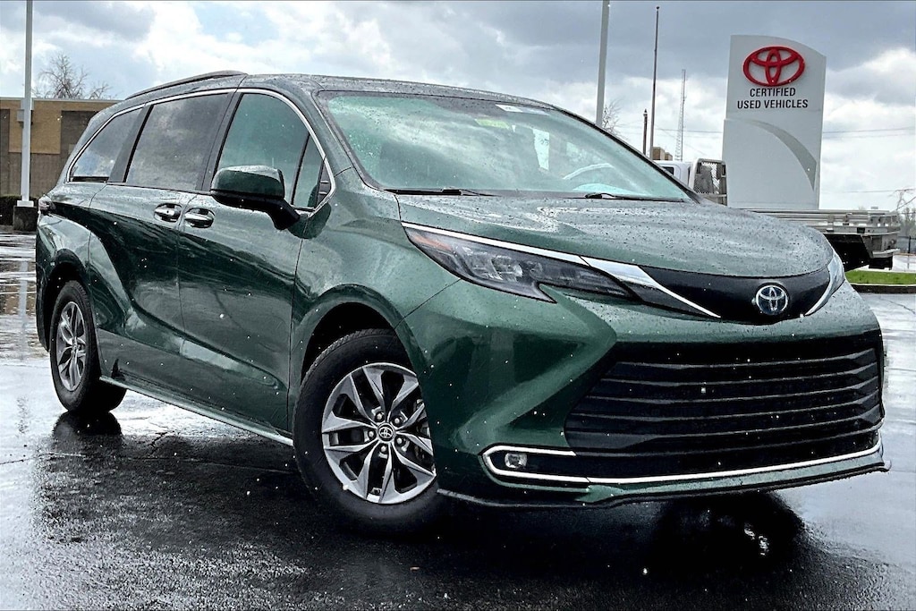 Used 2024 Toyota Sienna XLE 7 Passenger Van Passenger Van