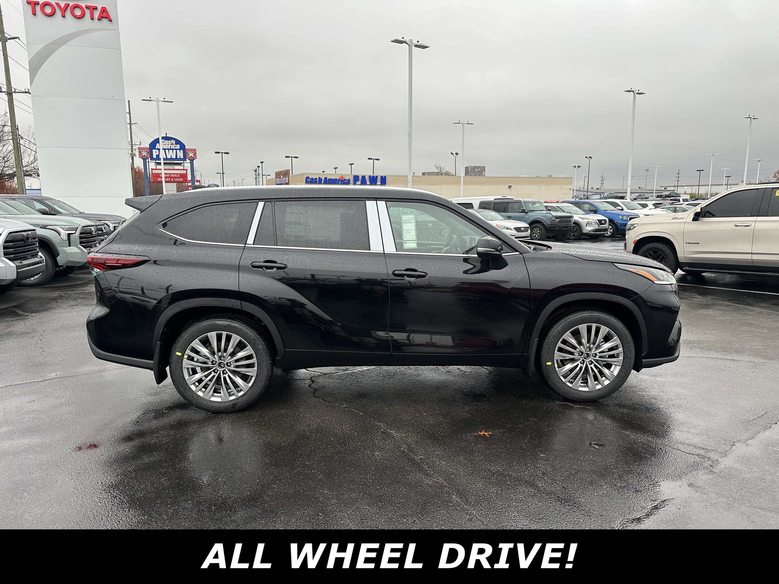 2026 Toyota Highlander Platinum photo 2