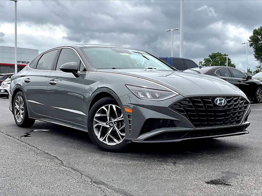 Used 2023 Hyundai Sonata SEL Sedan