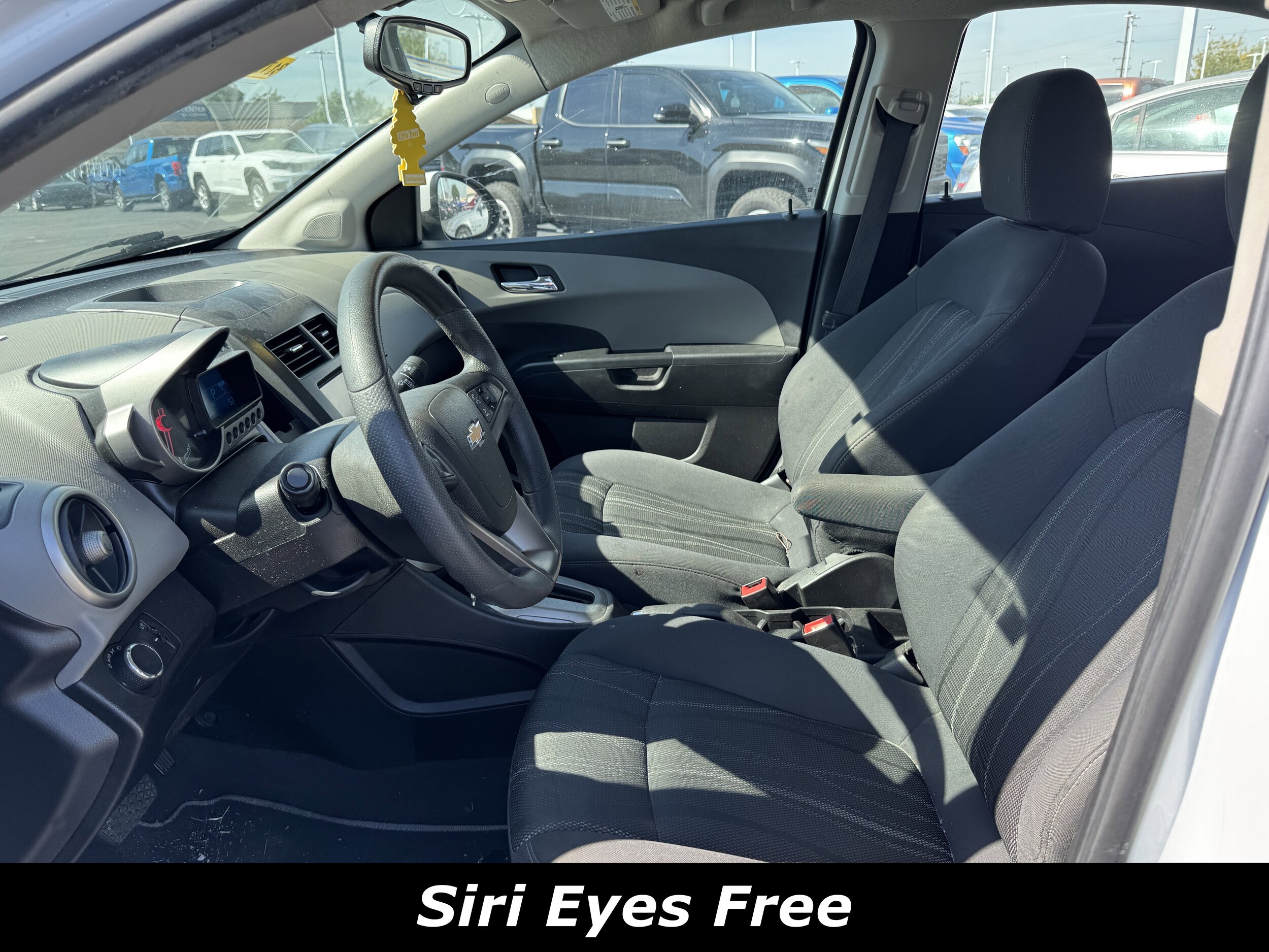 2016 Chevrolet Sonic LT photo 2