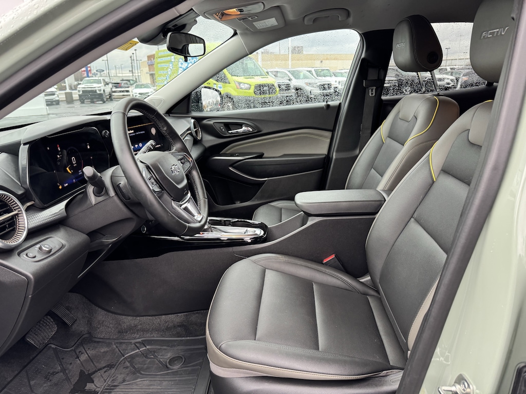Used 2025 Chevrolet Trax ACTIV SUV