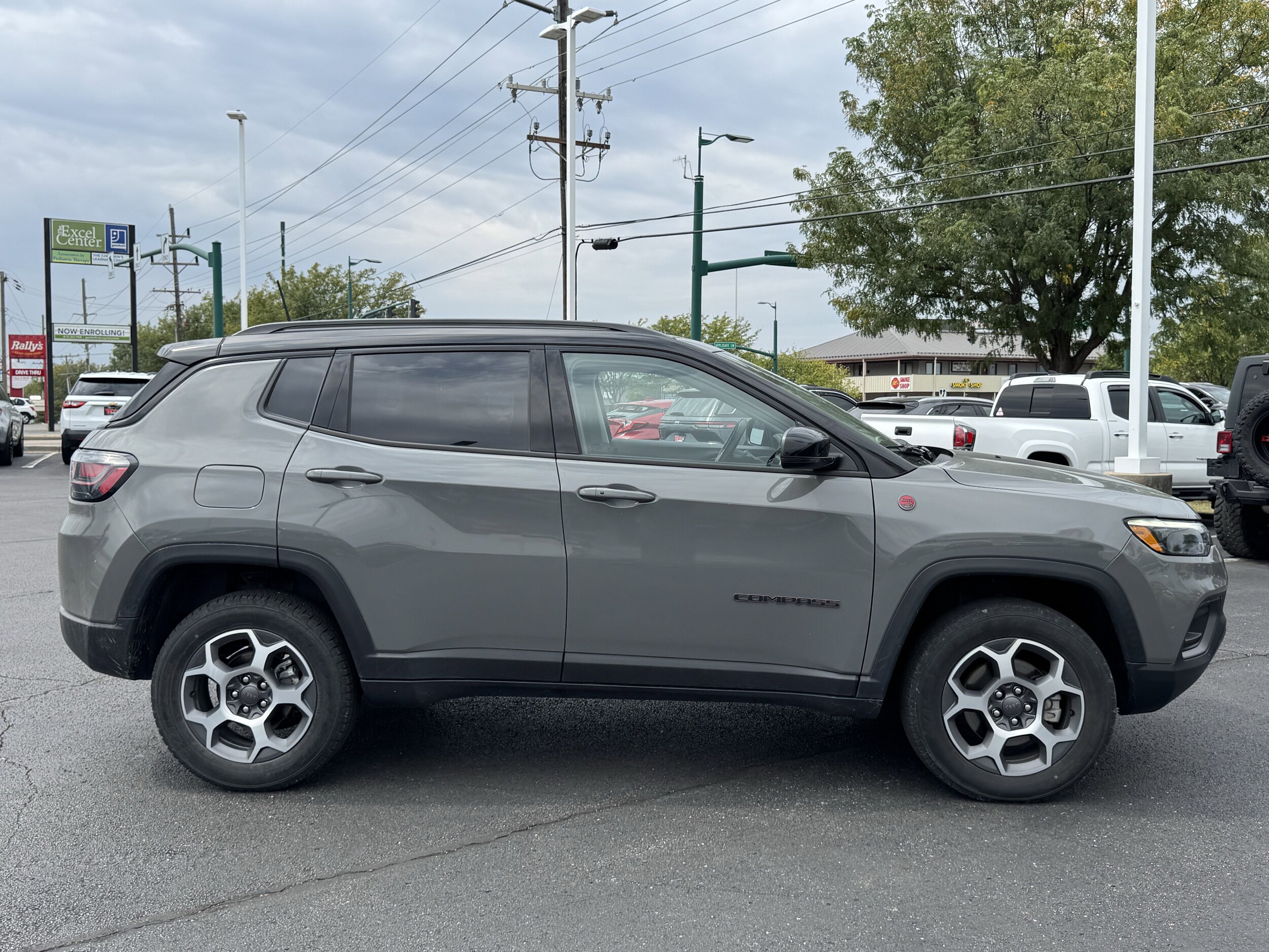 2022 Jeep Compass Trailhawk photo 2