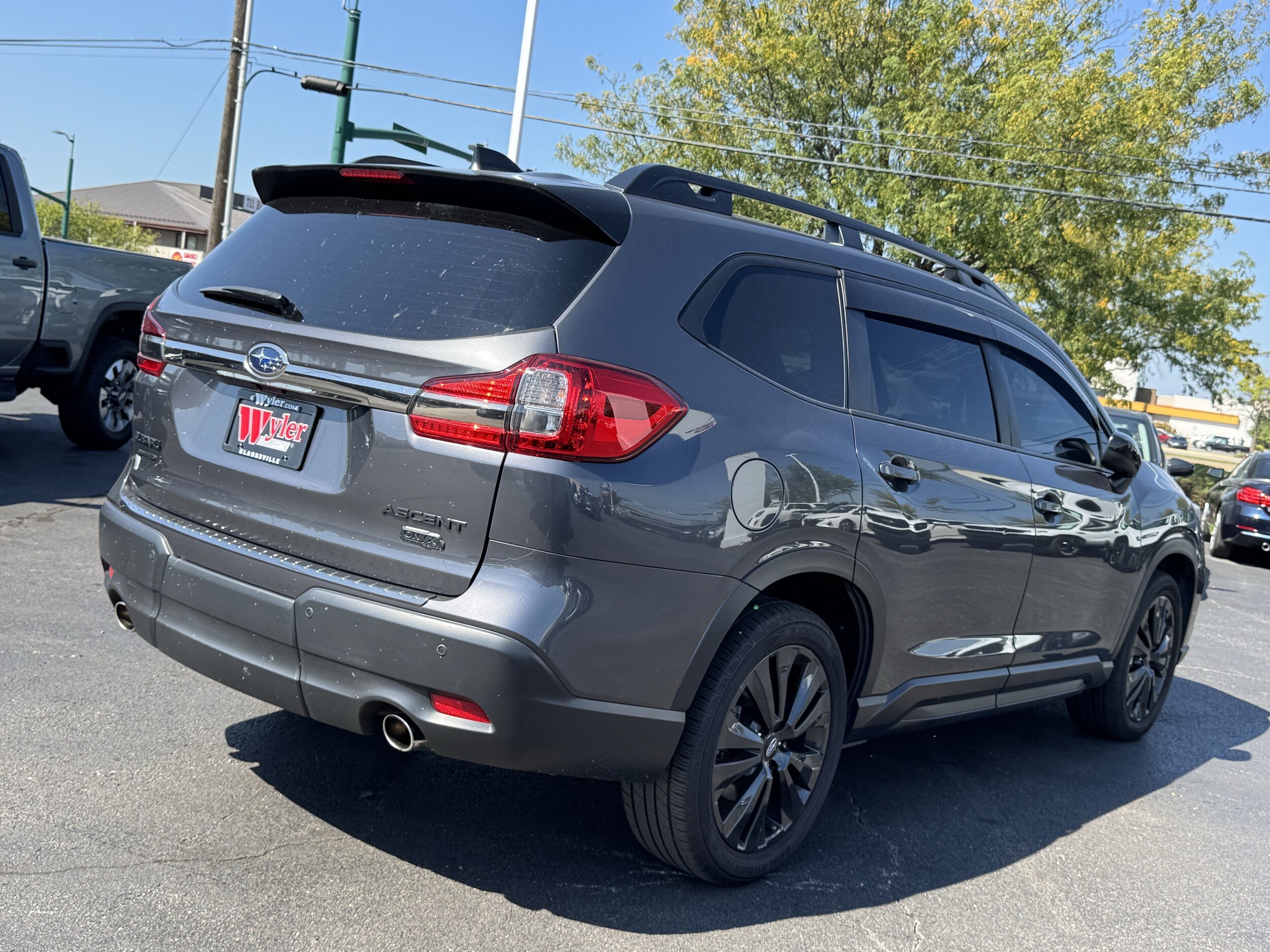 2022 Subaru Ascent Onyx Edition photo 2