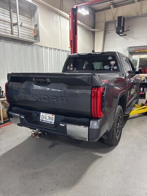 2022 Toyota Tundra SR5 CrewMax photo 2