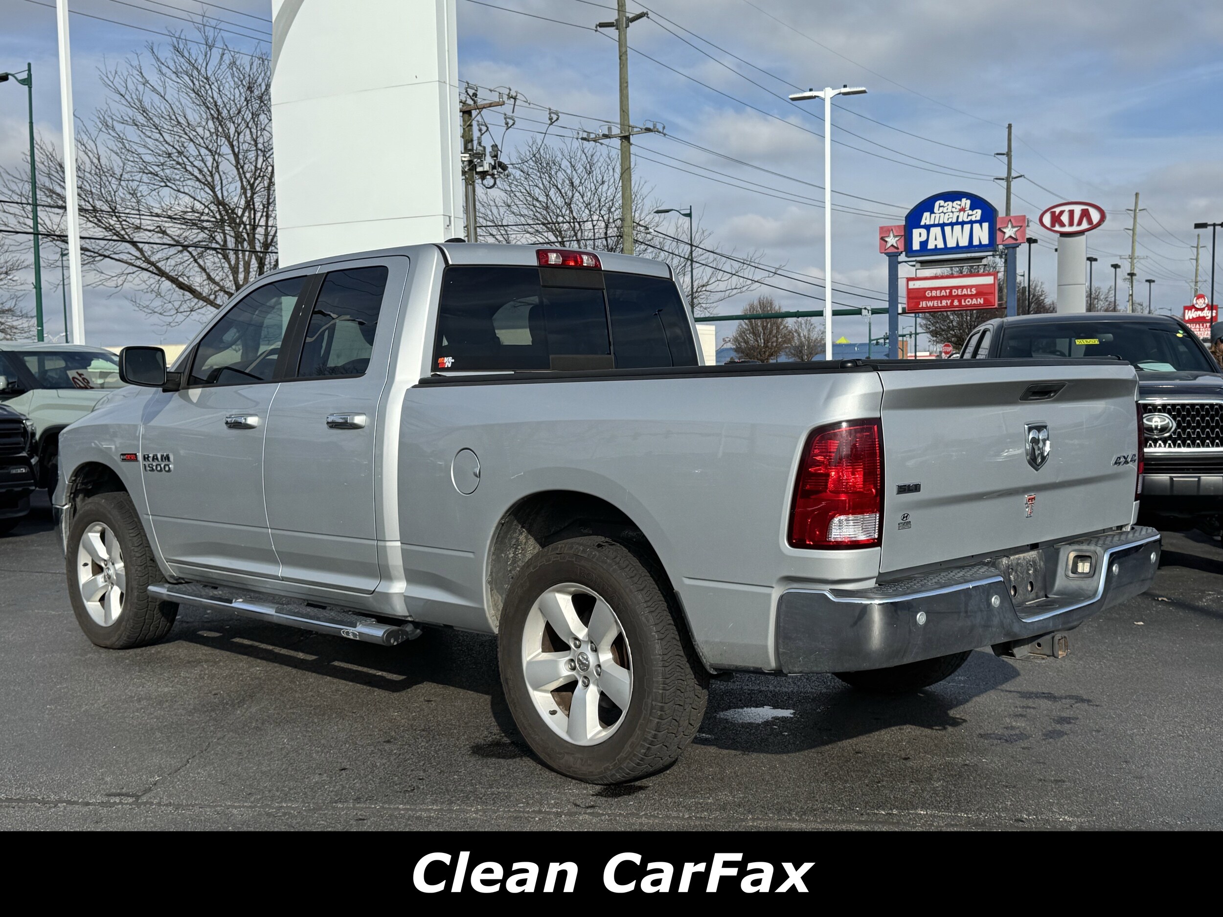 2016 Ram 1500 SLT photo 2