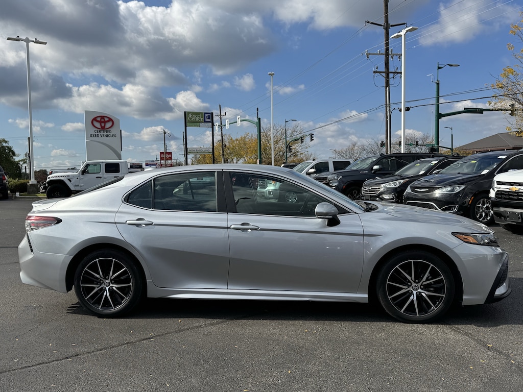 Used 2024 Toyota Camry SE Sedan