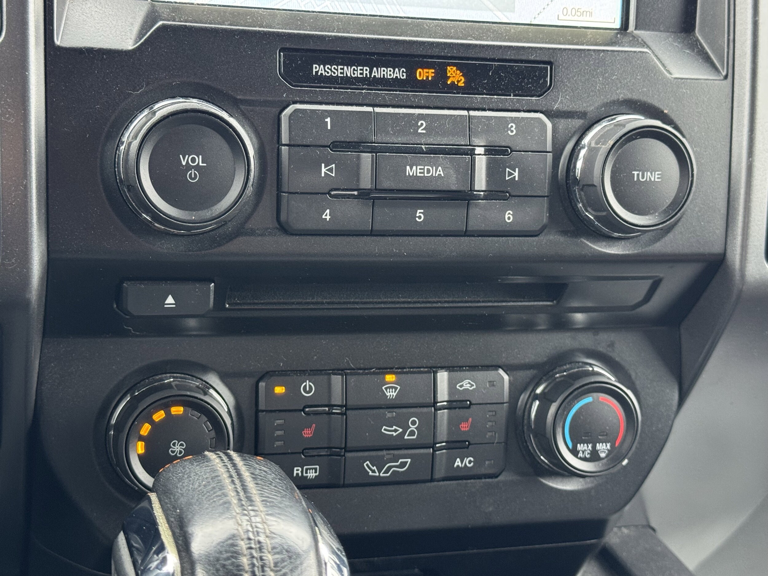 2017 Ford F-150 XLT photo 2