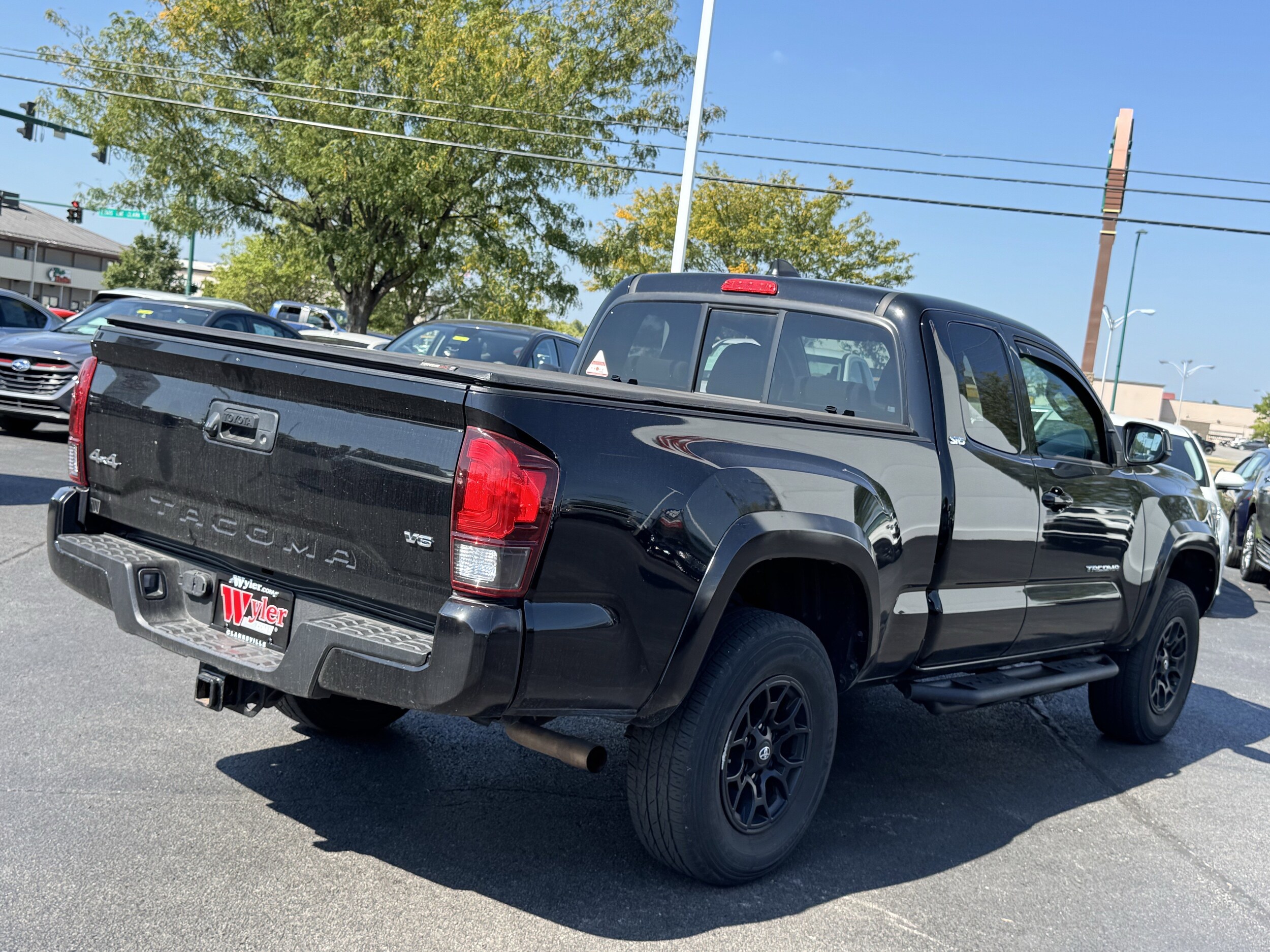 2022 Toyota Tacoma SR5 V6 photo 3