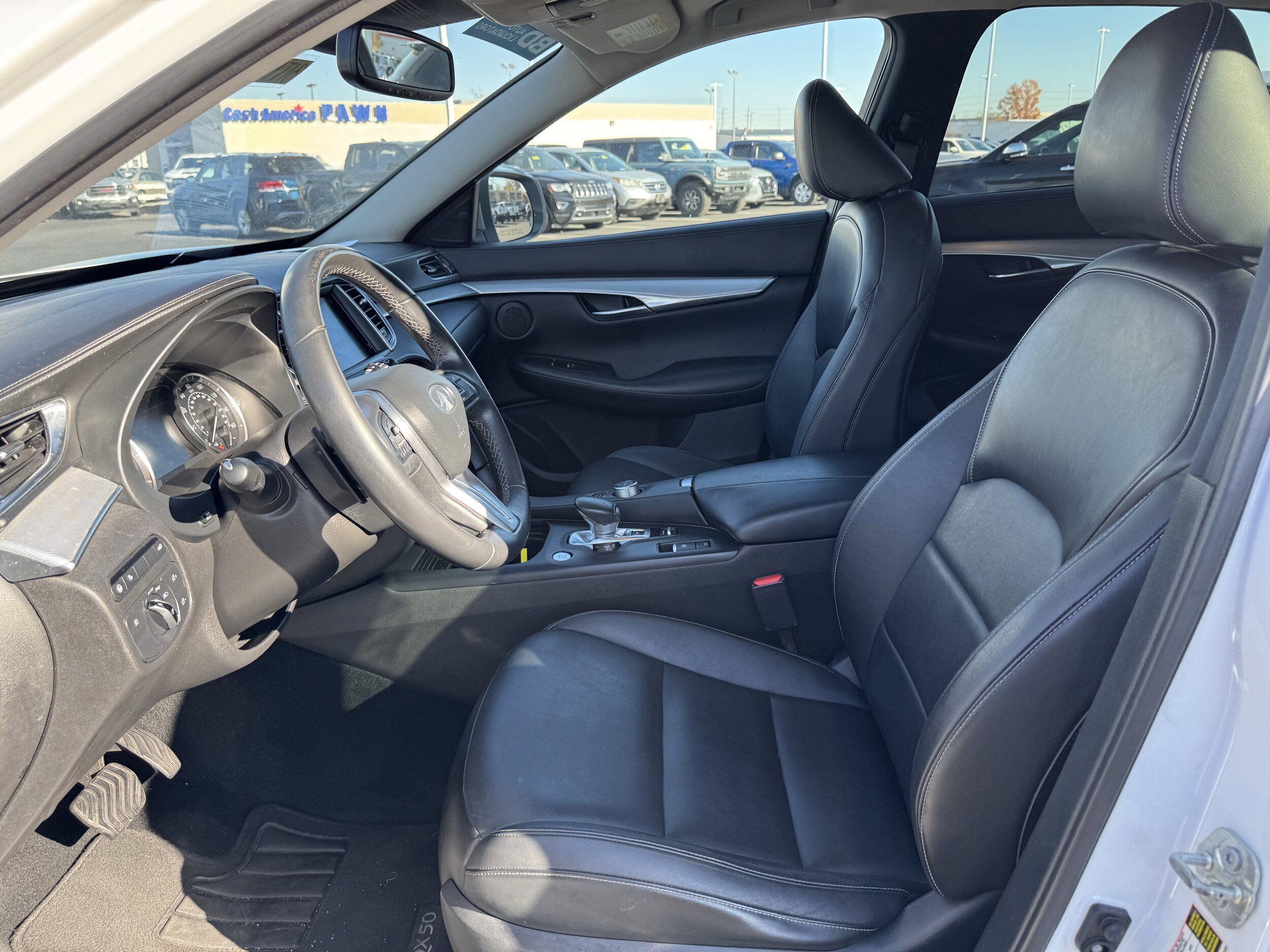 2021 Infiniti QX50 Luxe photo 3