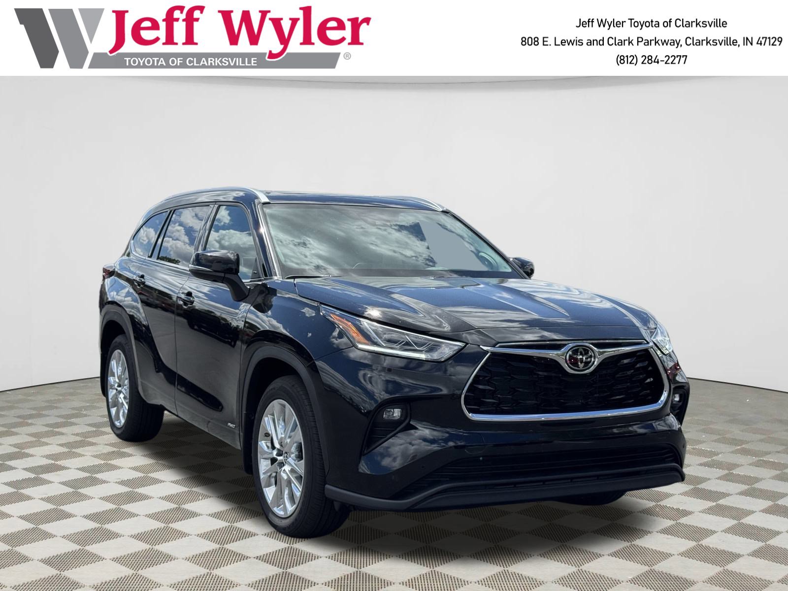 2025 Toyota Highlander Hybrid SUV 