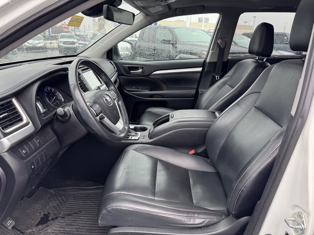 Used 2019 Toyota Highlander Hybrid XLE V6 SUV