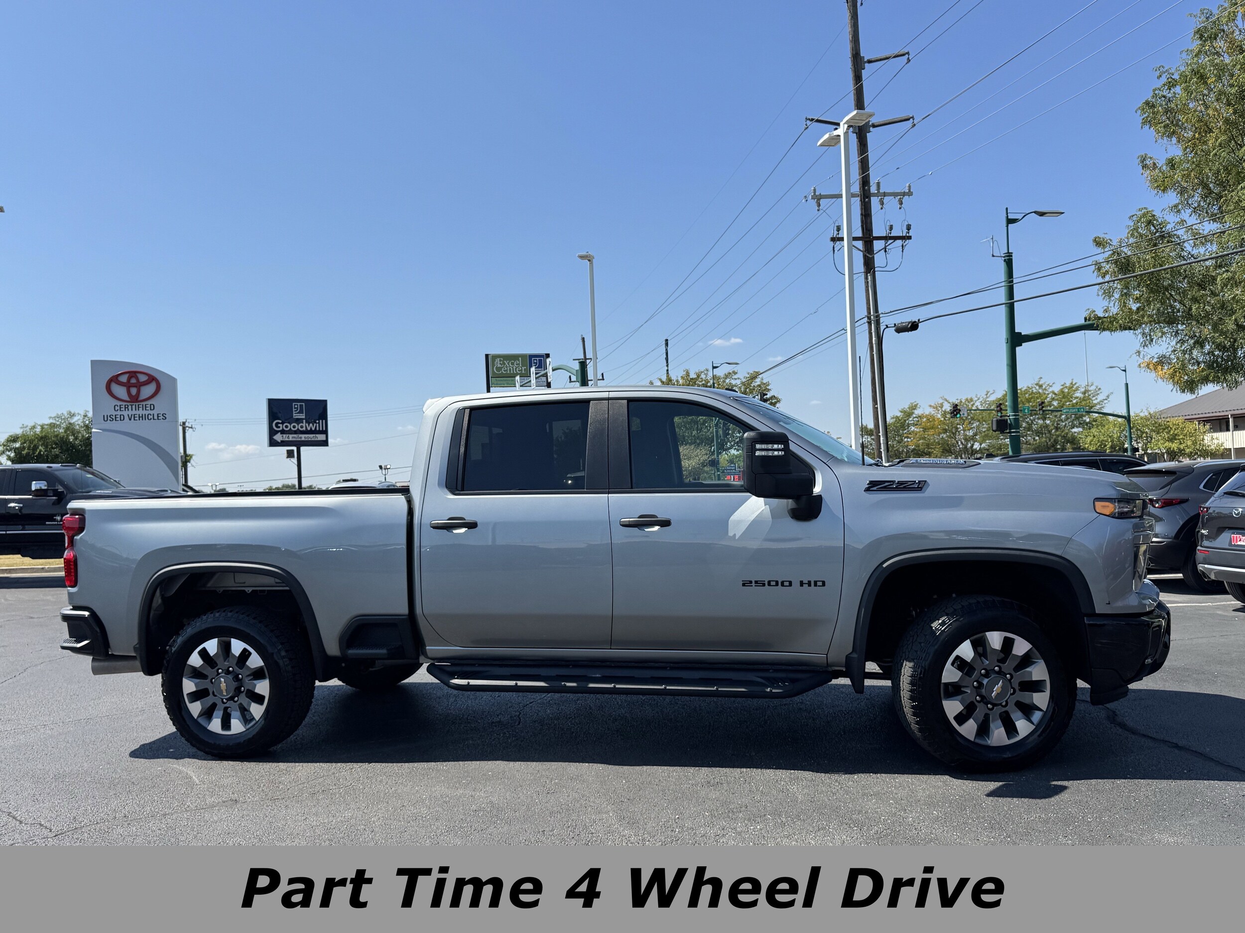 2024 Chevrolet Silverado 2500HD Custom photo 2