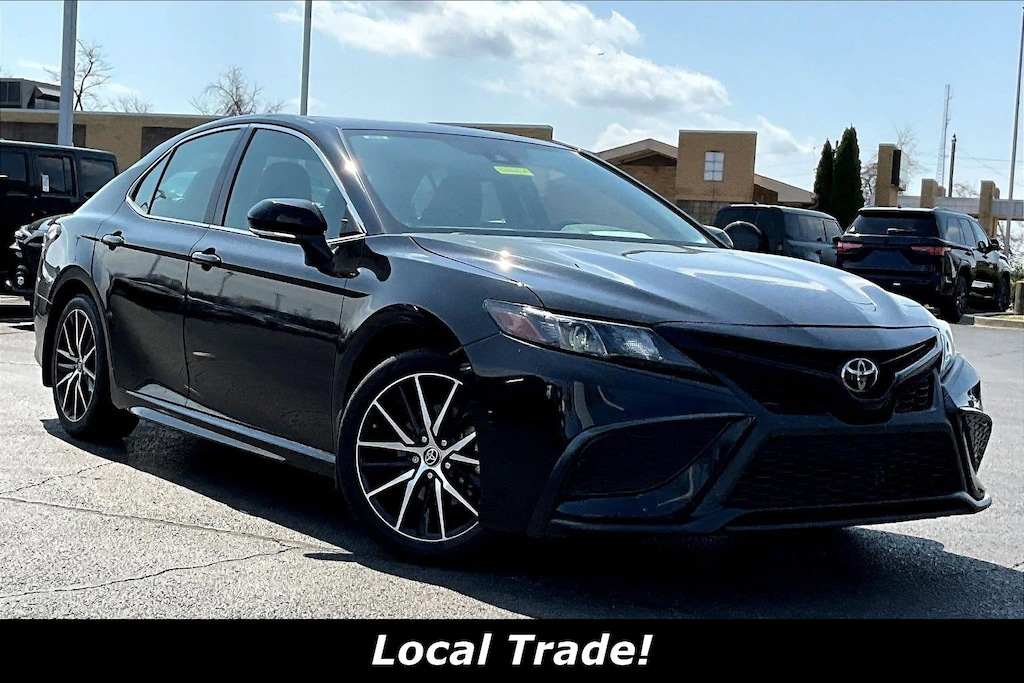 Used 2023 Toyota Camry SE Sedan