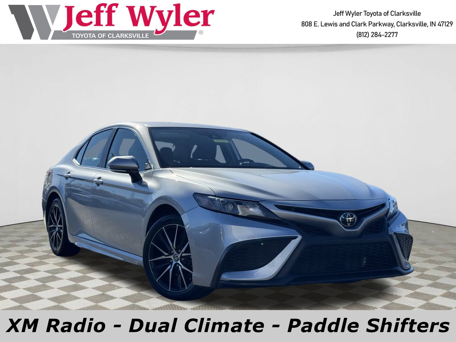 2024 Toyota Camry SE's photo