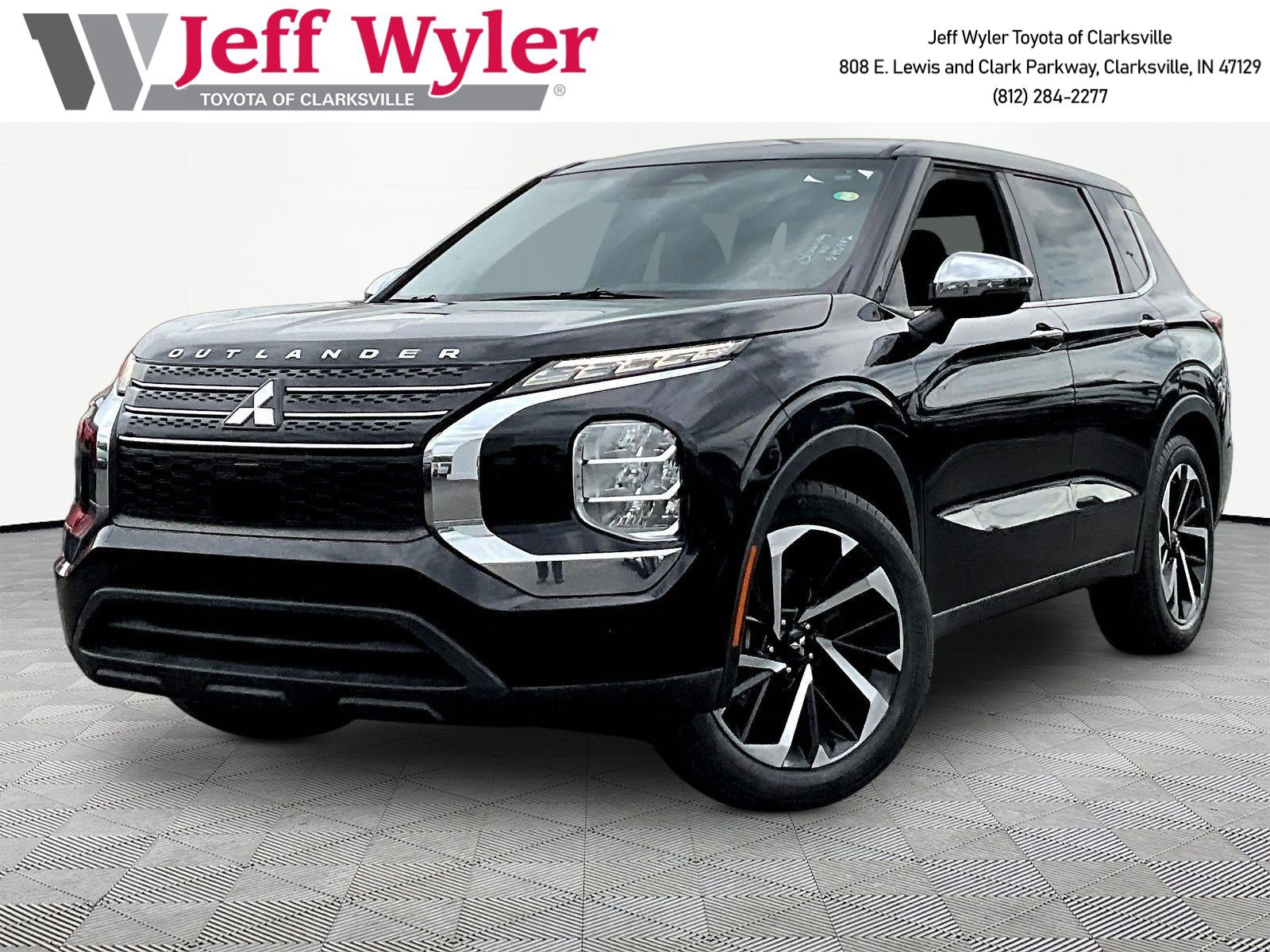 2022 Mitsubishi Outlander ES 2WD's photo