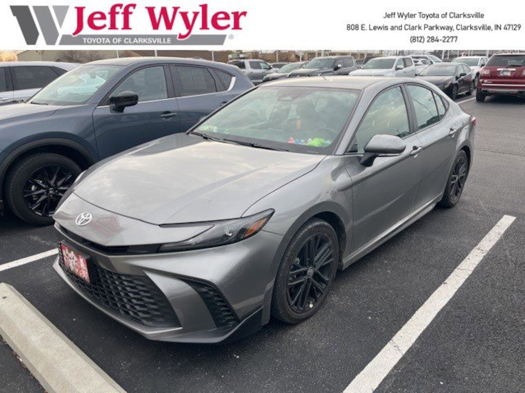 Used 2025 Toyota Camry SE Sedan