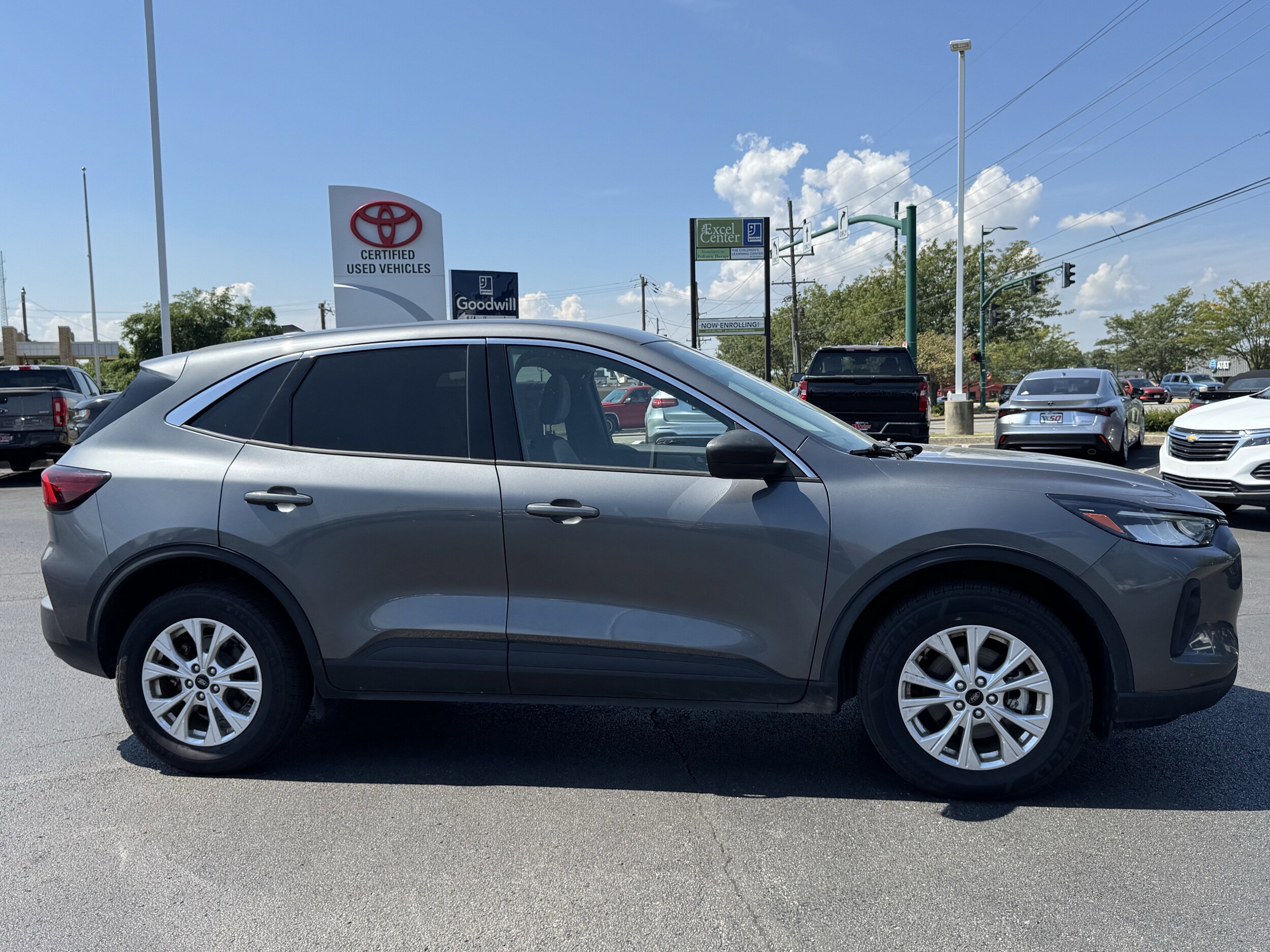 2023 Ford Escape Active photo 2
