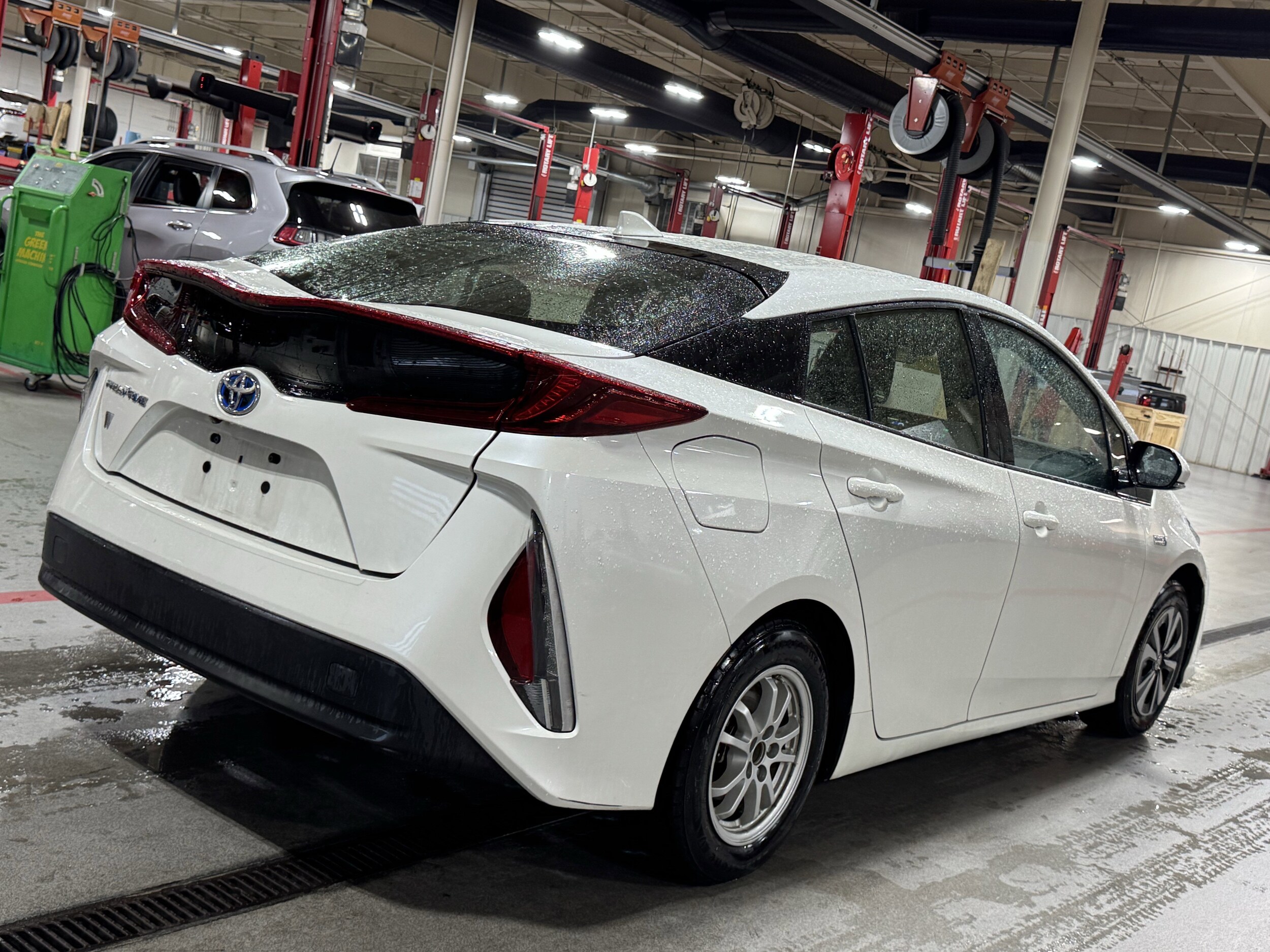 2018 Toyota Prius Prime Plus photo 3
