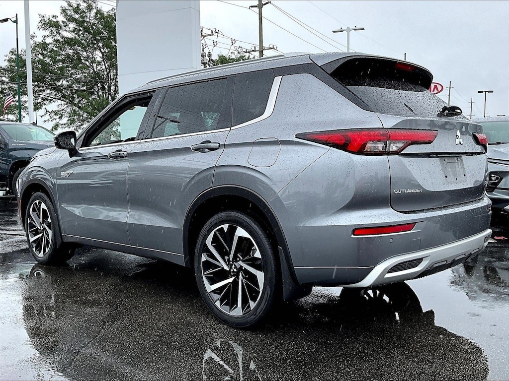 Used 2023 Mitsubishi Outlander Plug-In Hybrid SEL SUV