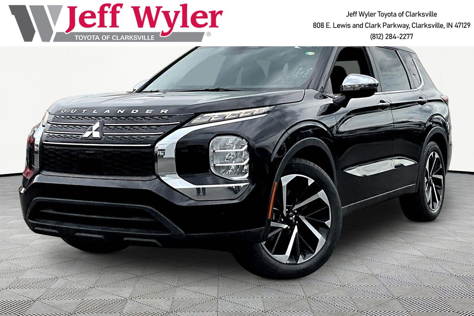2022 Mitsubishi Outlander ES 2WD's photo